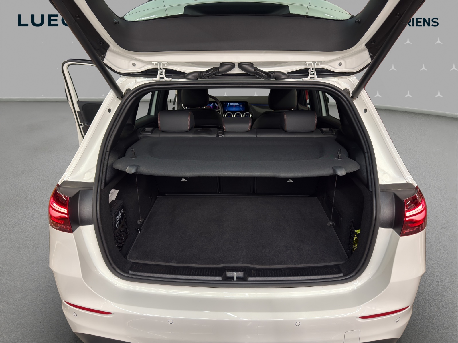 MERCEDES-BENZ B 200 - AMG / Rückfahrkamera / Keyless GO / Ambiente-Licht-image-14