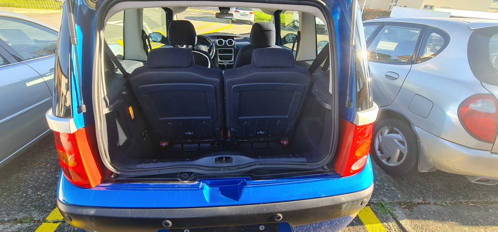 PEUGEOT 1007 1.6 Trendy 2-Tronic-image-6