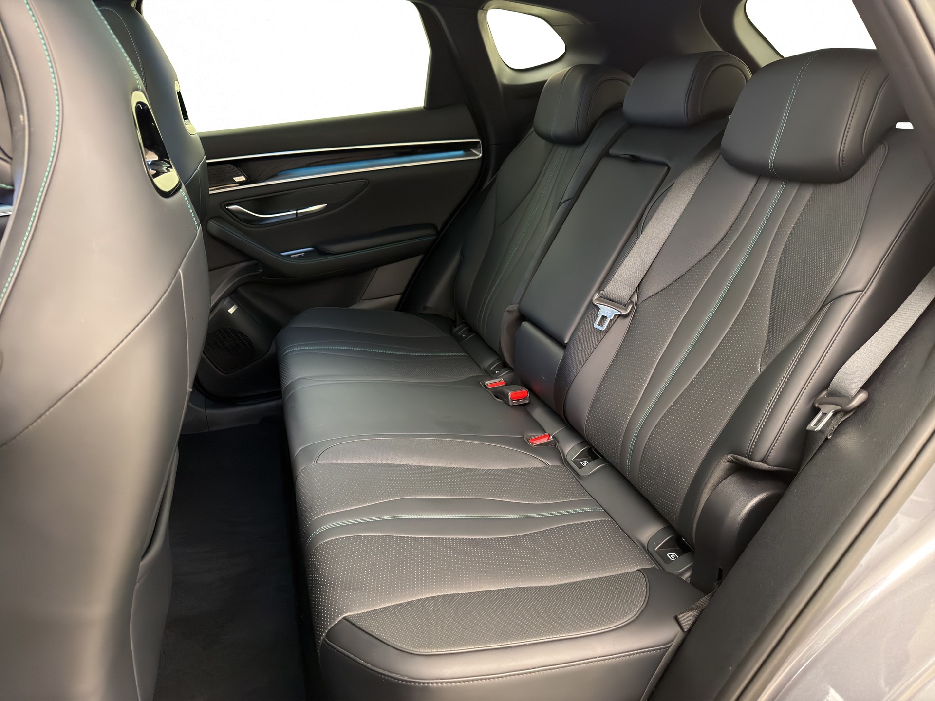 BYD Seal U DM-i Design AWD-image-13