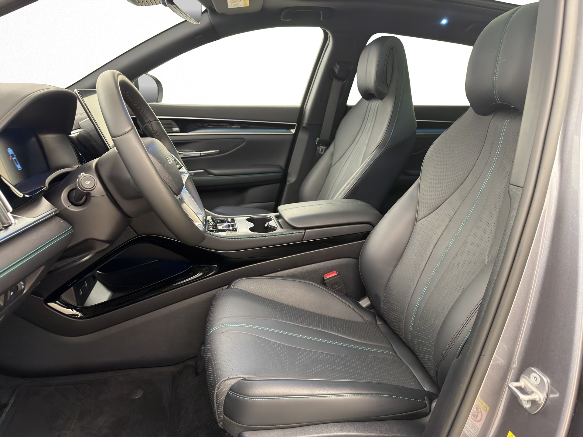BYD Seal U DM-i Design AWD-image-8