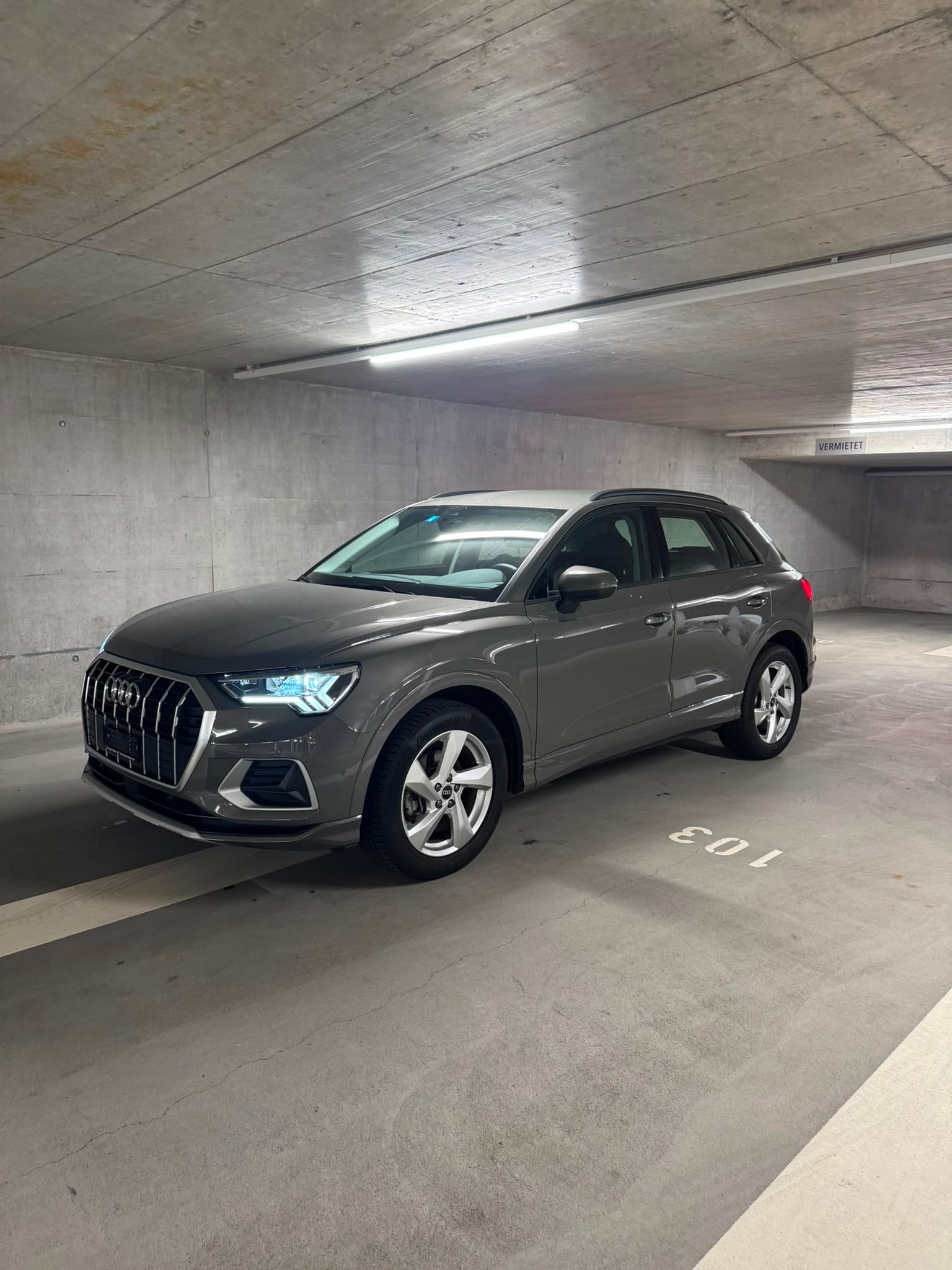 AUDI Q3 Sportback 35 TFSI Attraction S-tronic-showroom-element-1