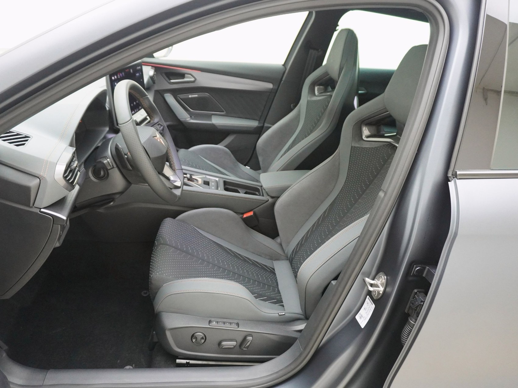 CUPRA Formentor 2.5 TSI VZ5 Extreme 4Drive DSG-image-12