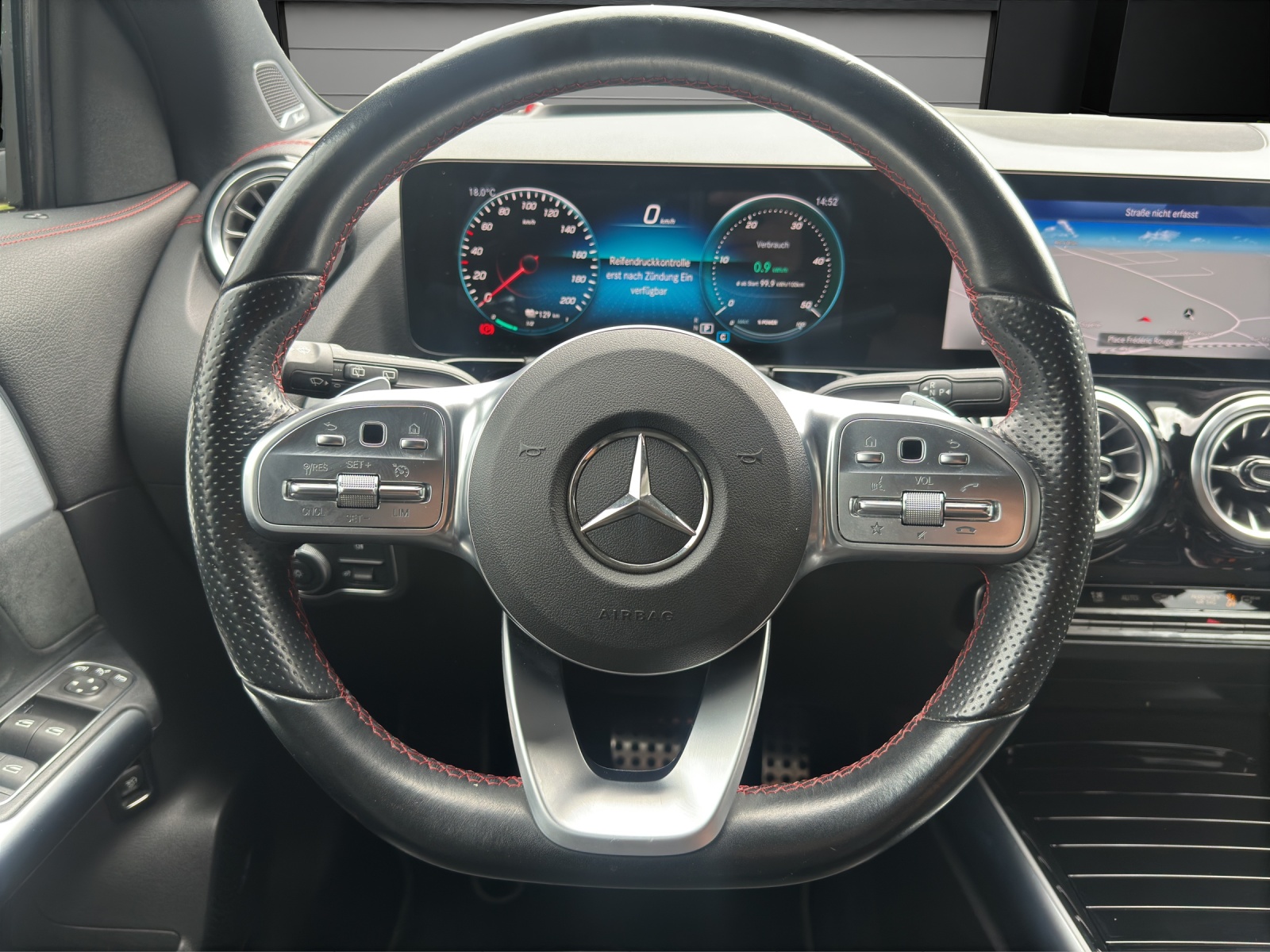 MERCEDES-BENZ EQA 250 AMG Line AMG Line-image-9