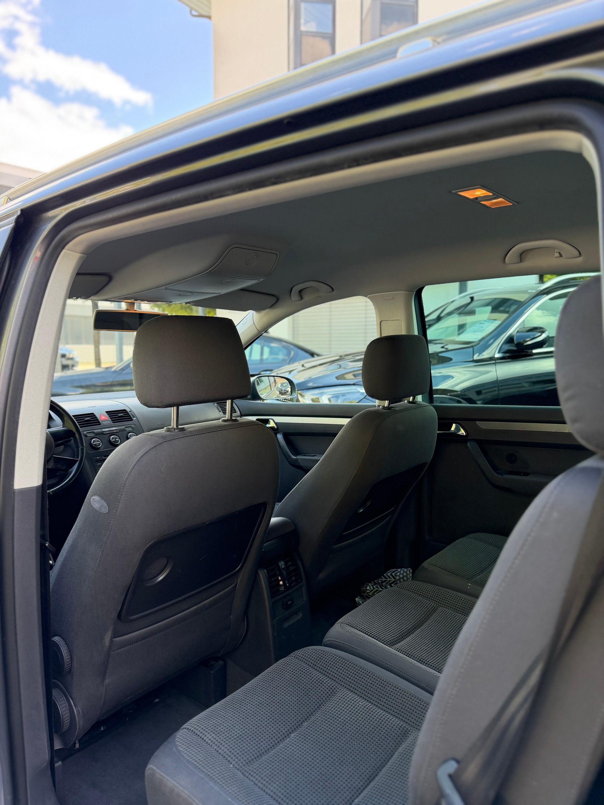 VW TOURAN-image-6