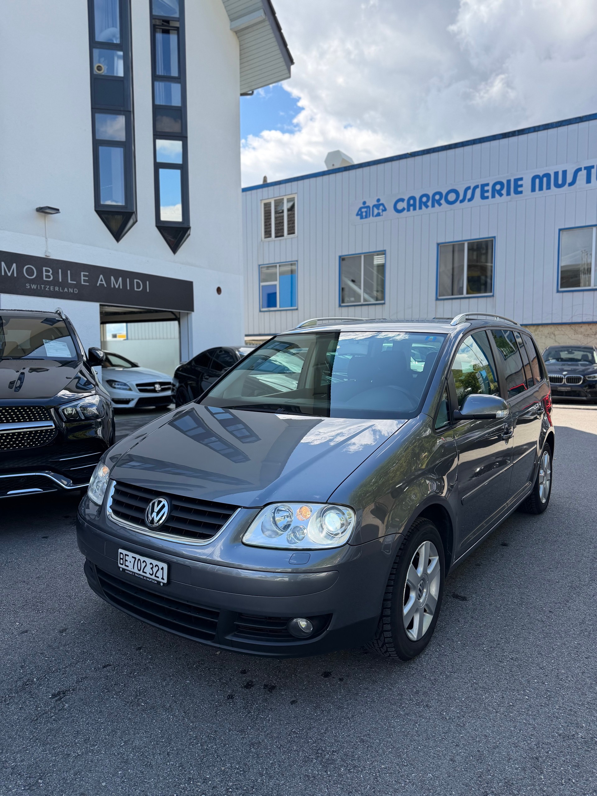 VW TOURAN-image-0
