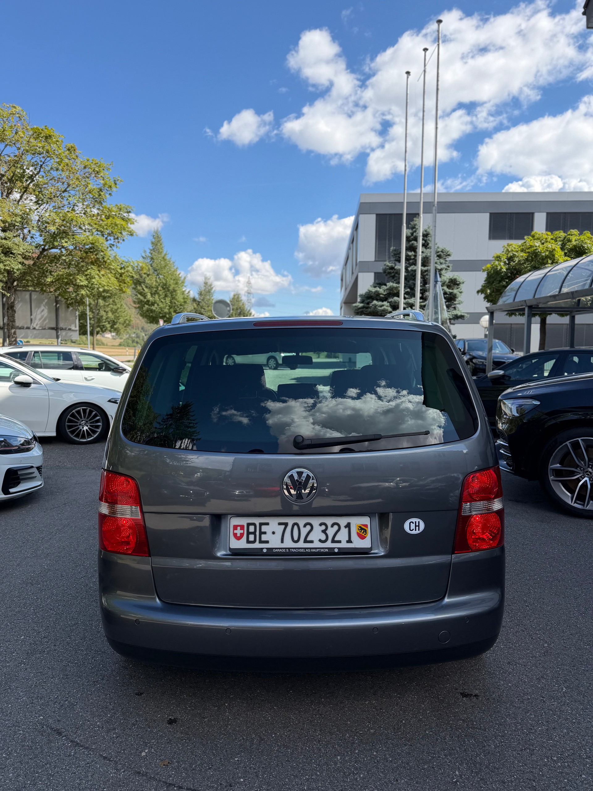VW TOURAN-image-2