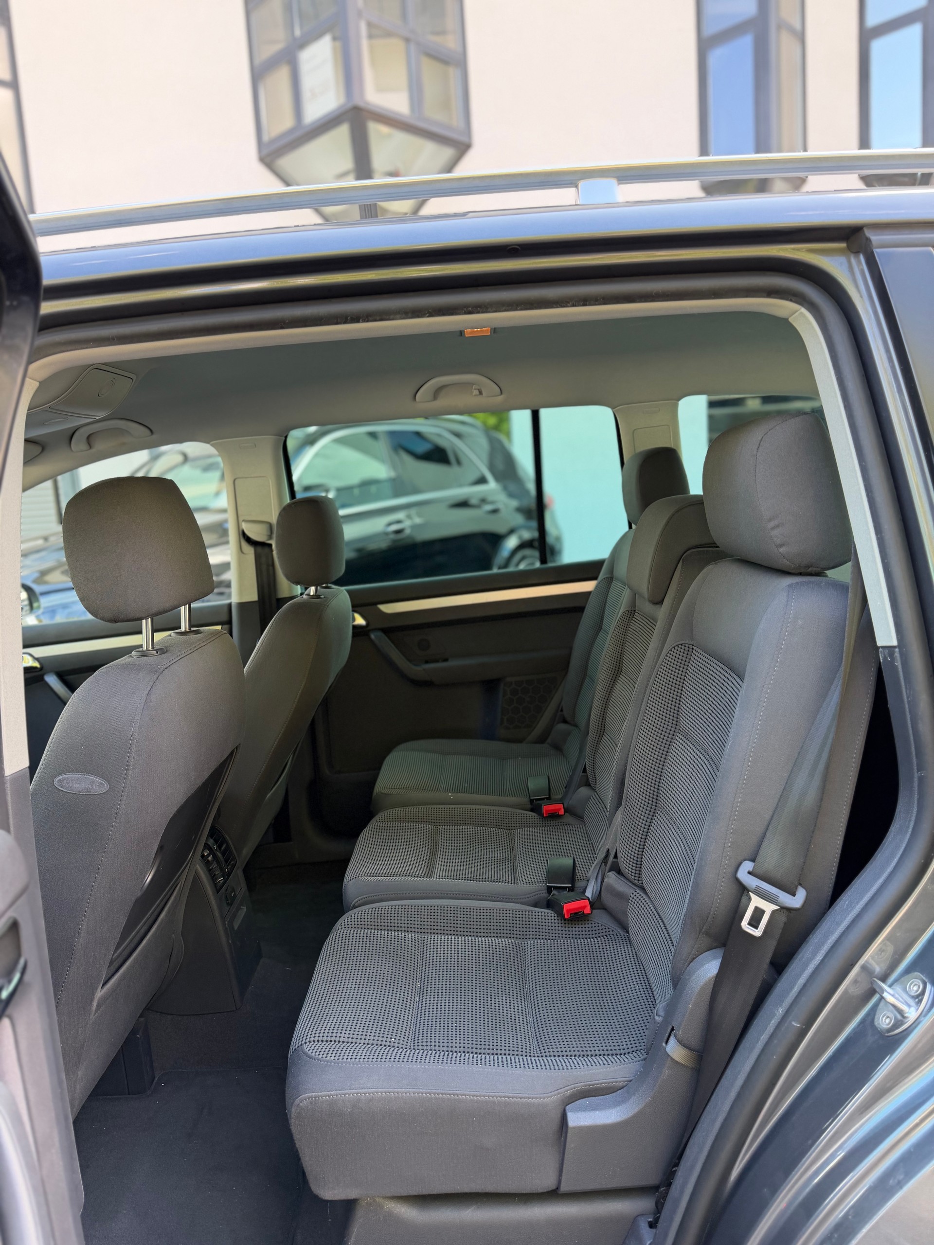 VW TOURAN-image-7