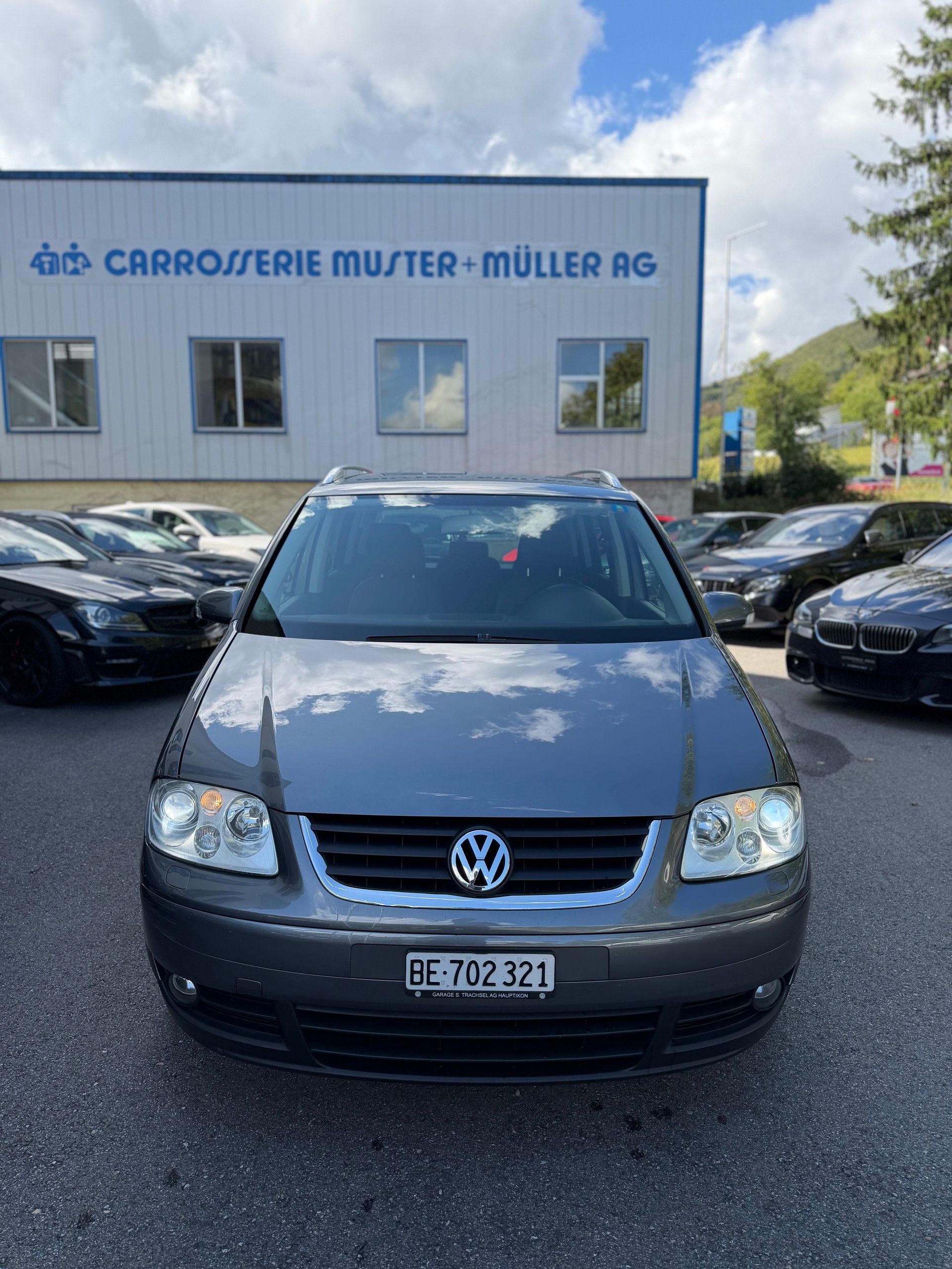 VW TOURAN-image-1