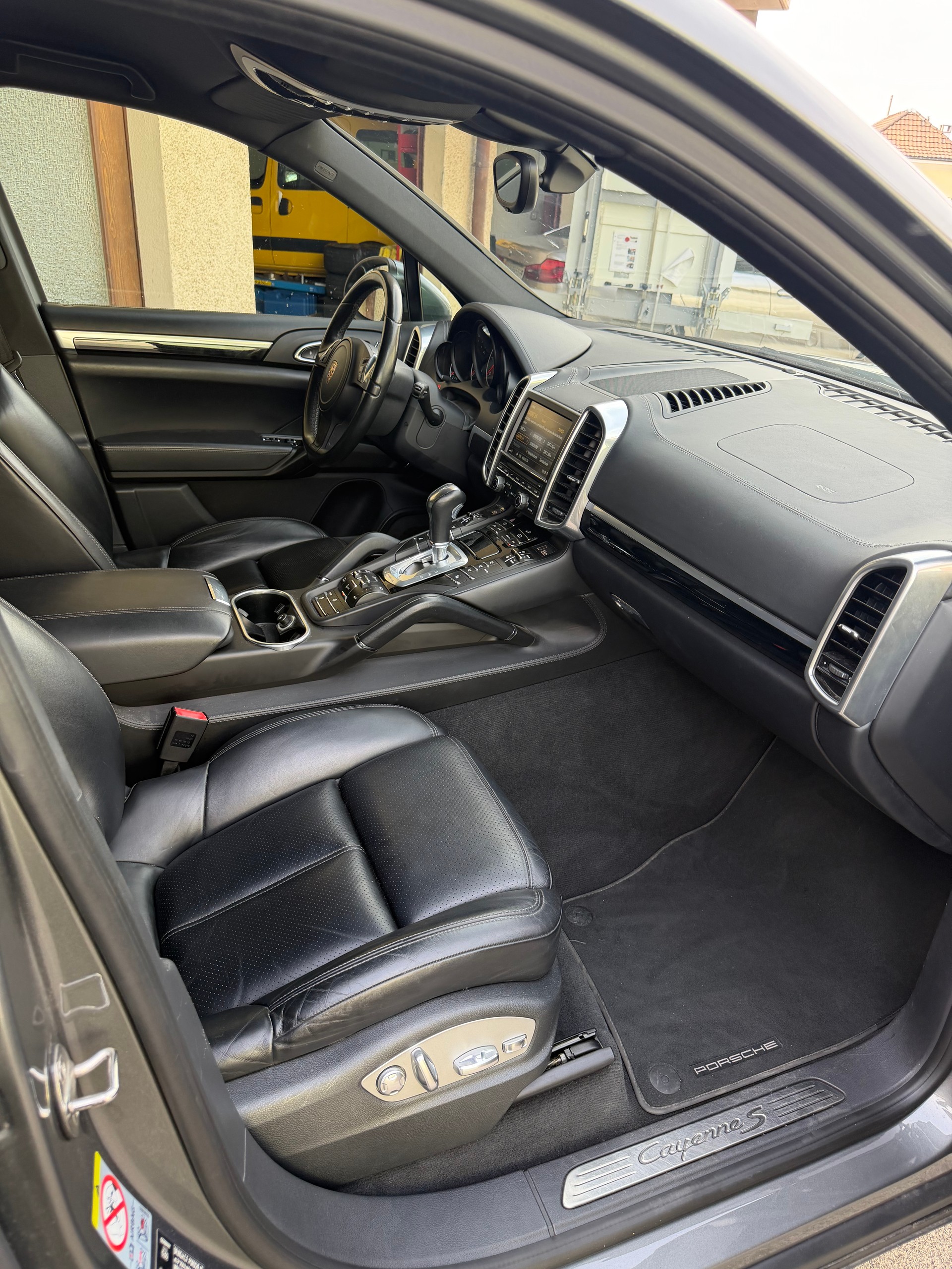 PORSCHE Cayenne S Diesel-image-8