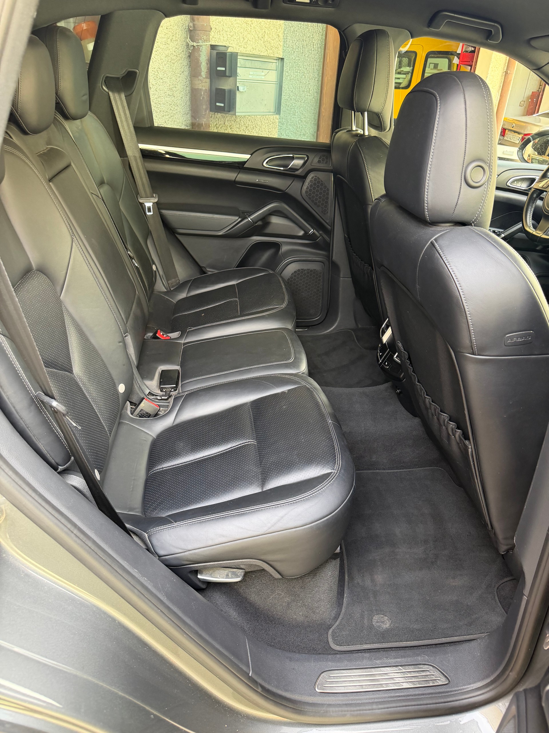 PORSCHE Cayenne S Diesel-image-9