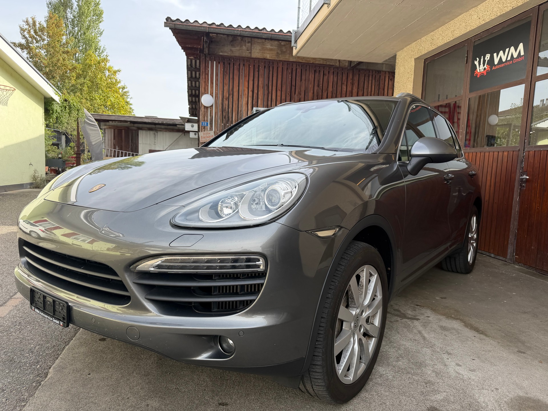 PORSCHE Cayenne S Diesel-image-1