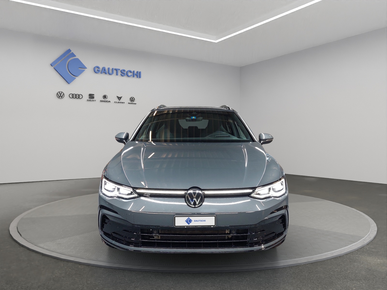 VW Golf Variant 2.0 TSI R-Line DSG 4Motion-image-4