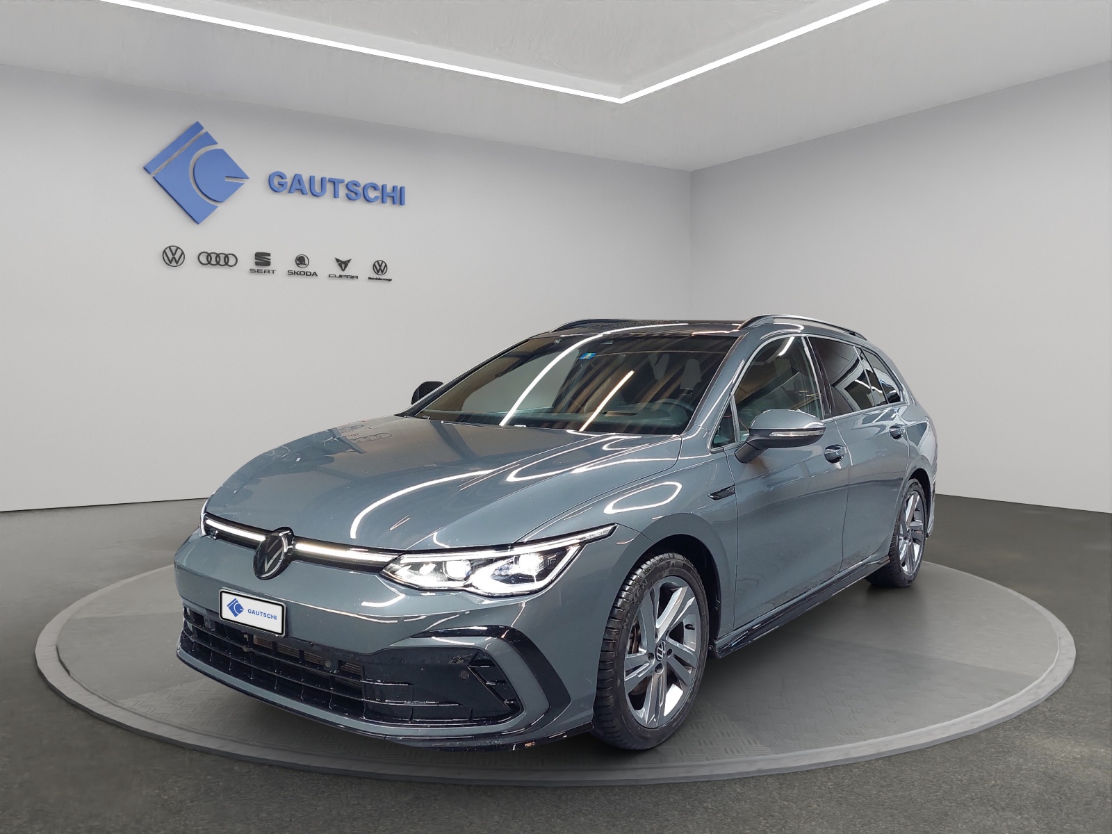 VW Golf Variant 2.0 TSI R-Line DSG 4Motion-image-0
