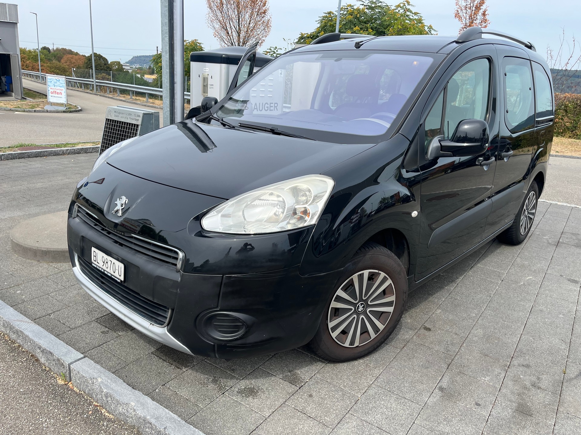 PEUGEOT Partner 1.6 e-HDI Family-image-1