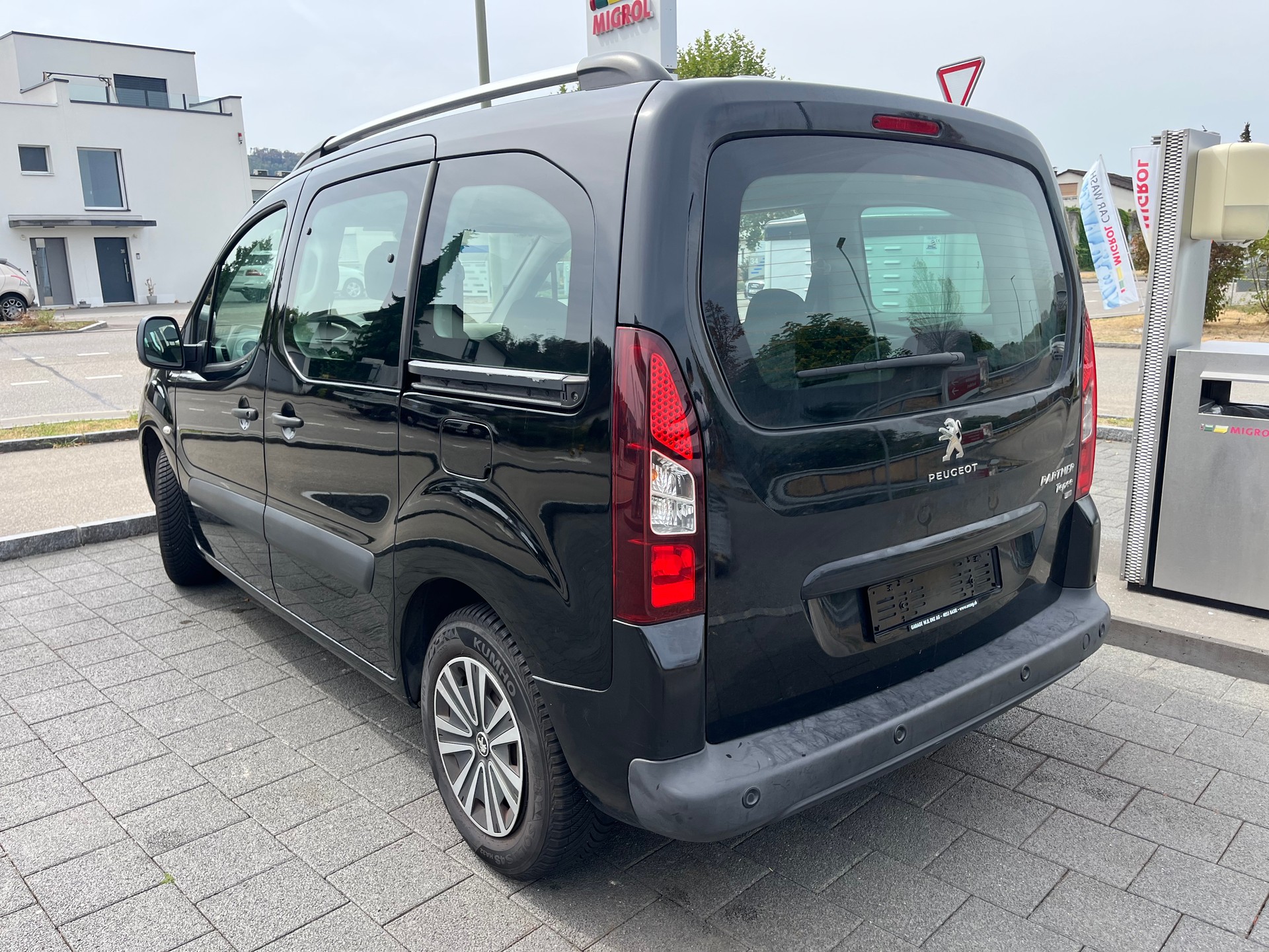 PEUGEOT Partner 1.6 e-HDI Family-image-2