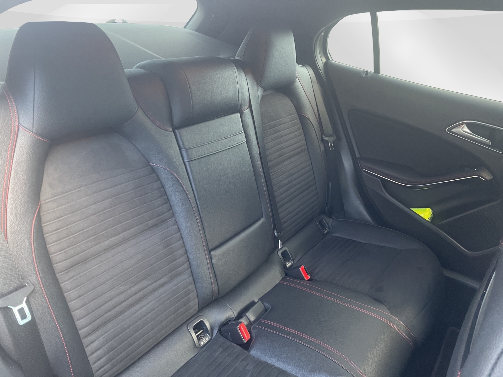 MERCEDES-BENZ GLA 220 AMG Line 4m-image-5