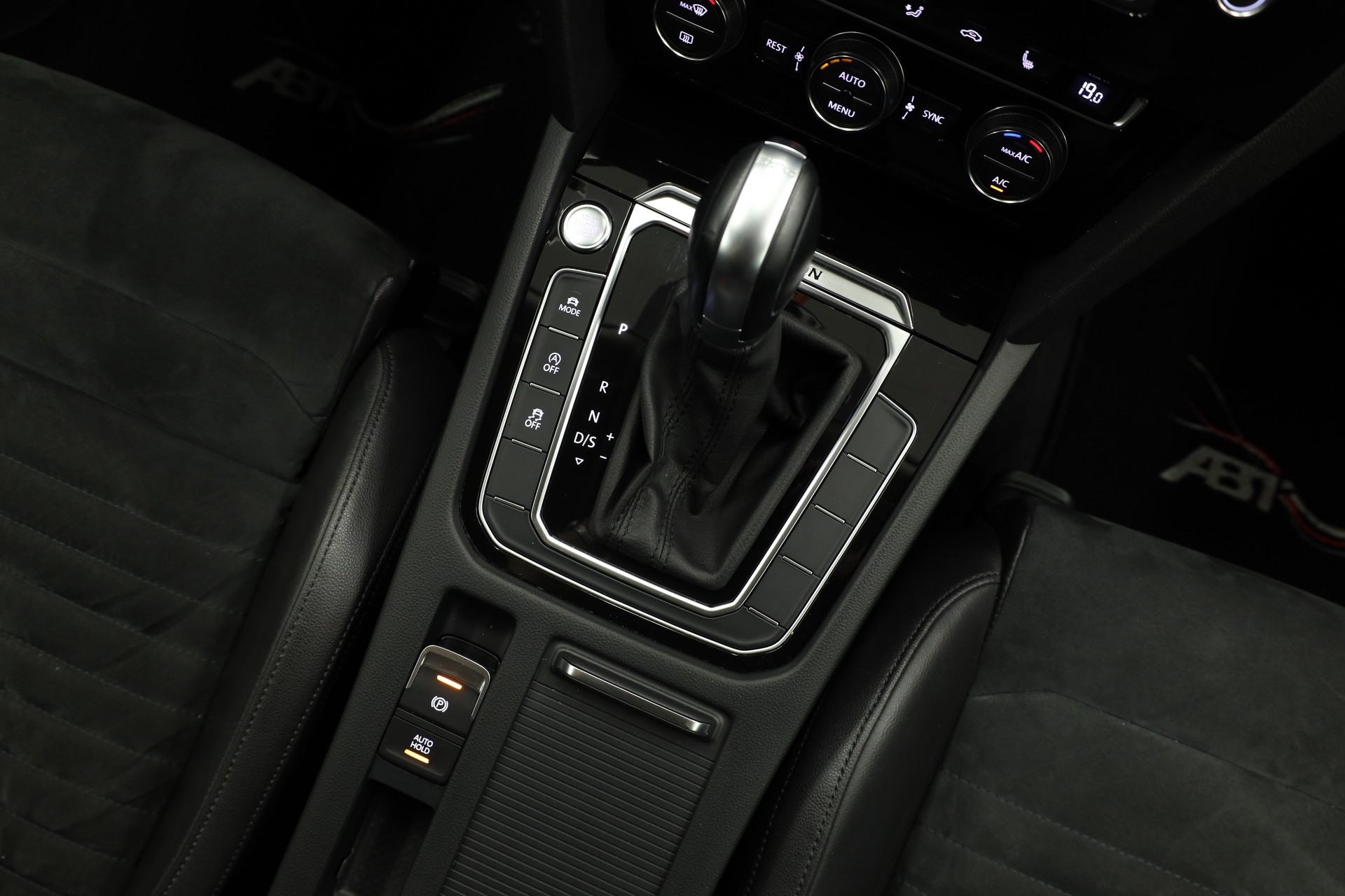 VW Passat Variant 2.0 TSI Highline DSG 4m-image-22