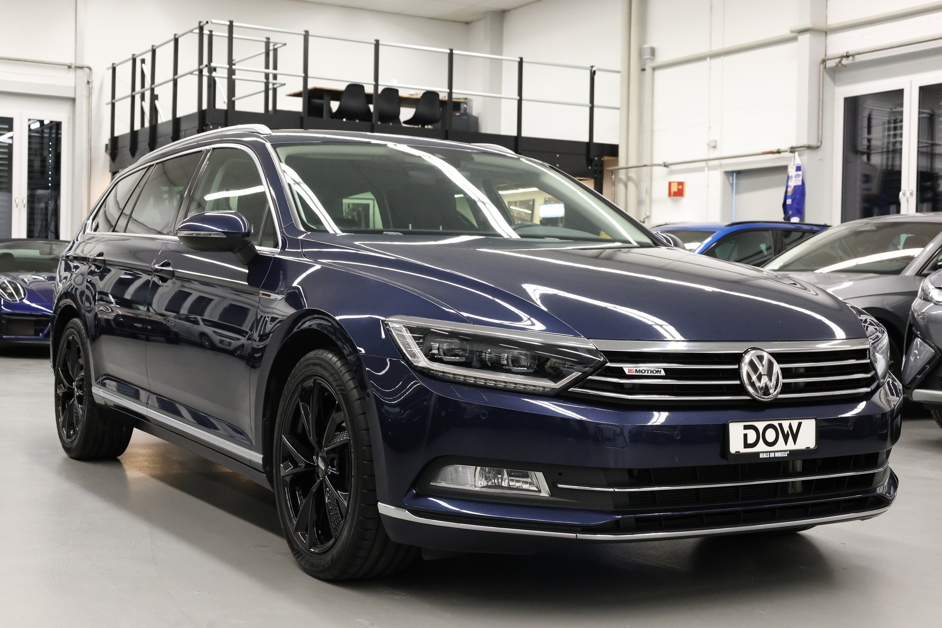 VW Passat Variant 2.0 TSI Highline DSG 4m-image-3