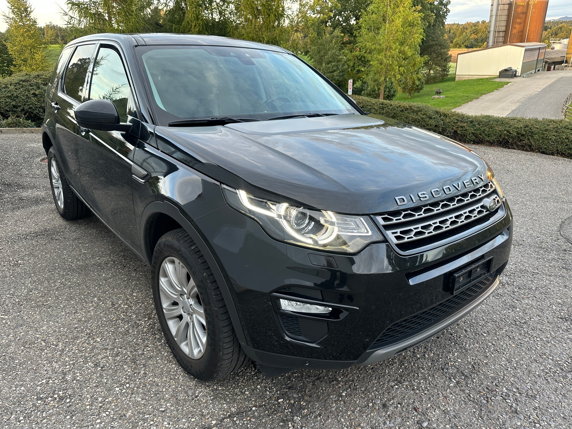 LAND ROVER Discovery Sport 2.0 TD4 SE AT9-image-1