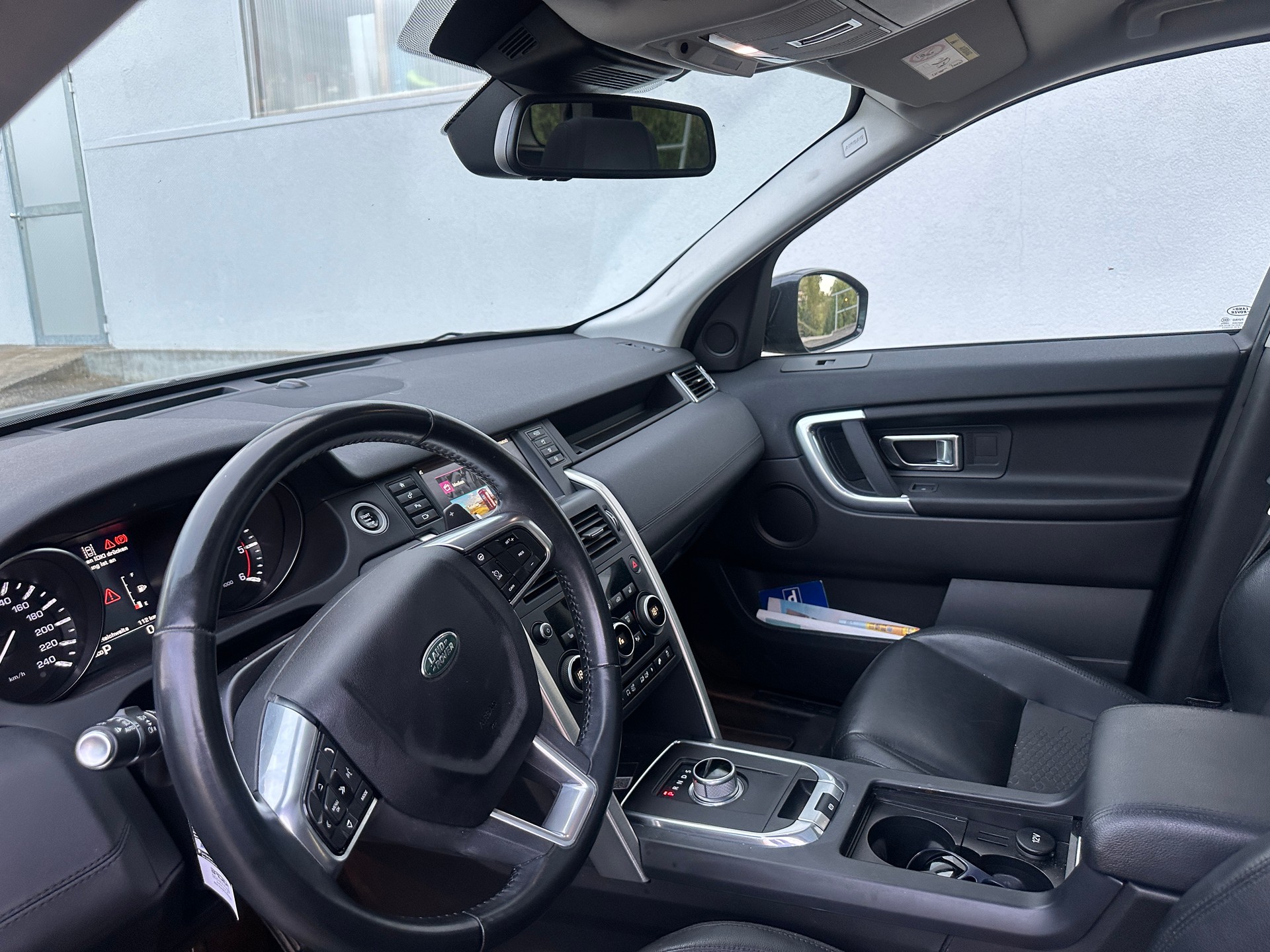 LAND ROVER Discovery Sport 2.0 TD4 SE AT9-image-8