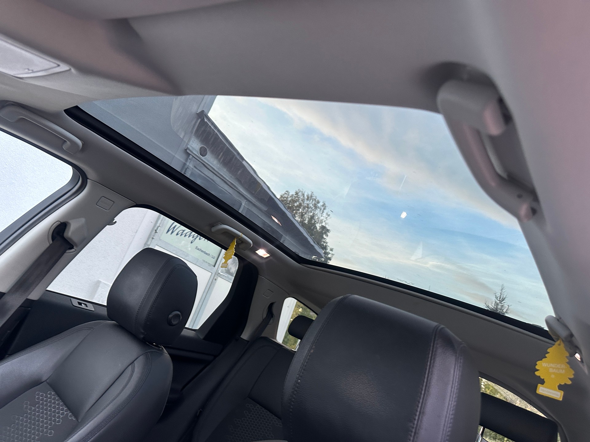 LAND ROVER Discovery Sport 2.0 TD4 SE AT9-image-7