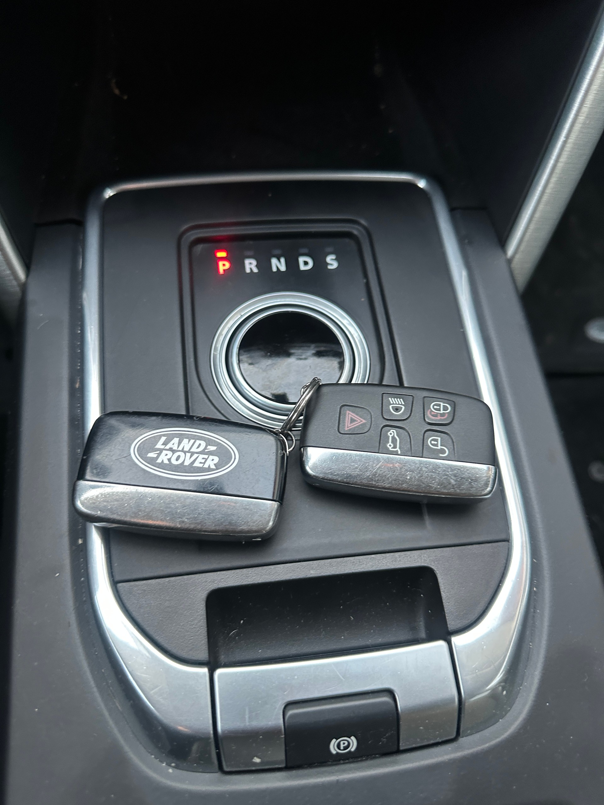 LAND ROVER Discovery Sport 2.0 TD4 SE AT9-image-9