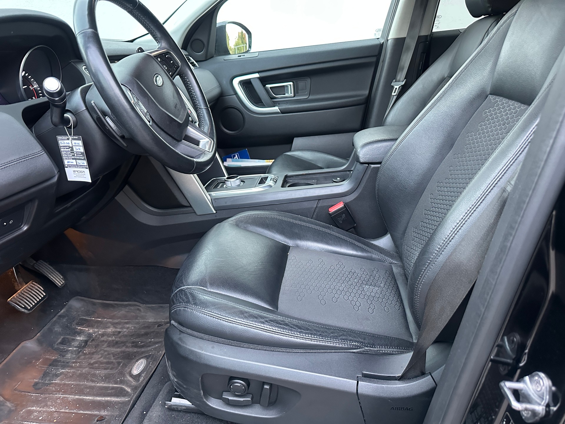 LAND ROVER Discovery Sport 2.0 TD4 SE AT9-image-5