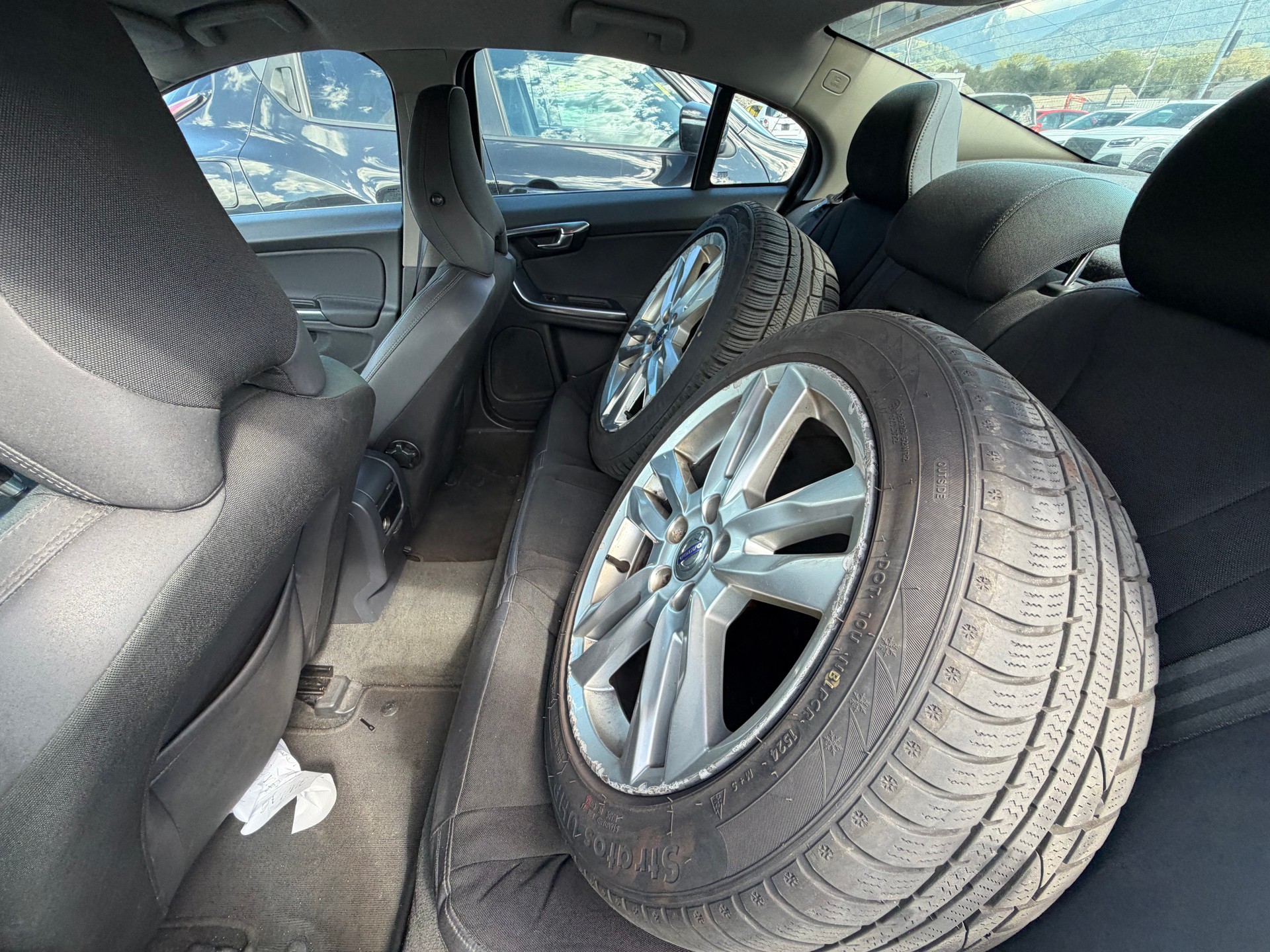 VOLVO S60 D5 Summum-image-8