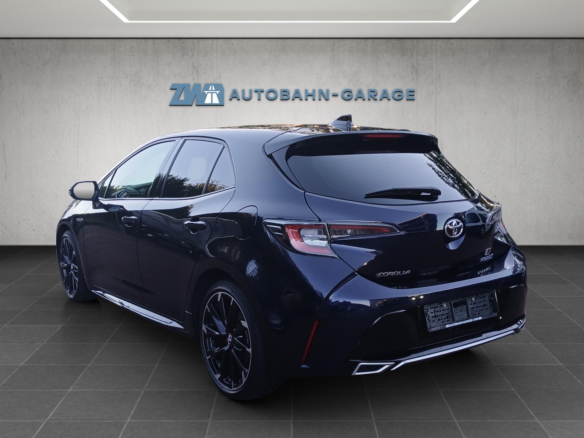 TOYOTA Corolla 2.0 HSD GR-S-image-2