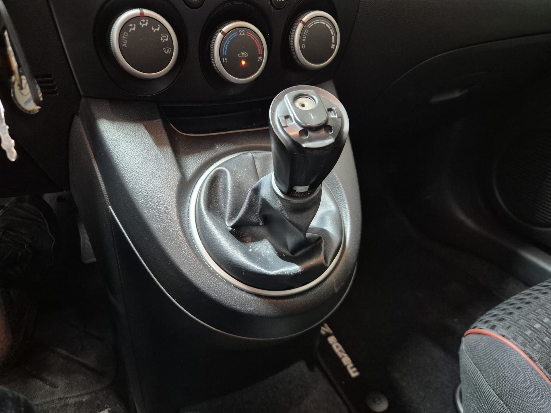 MAZDA 2 1.5i 16V Sport-image-10