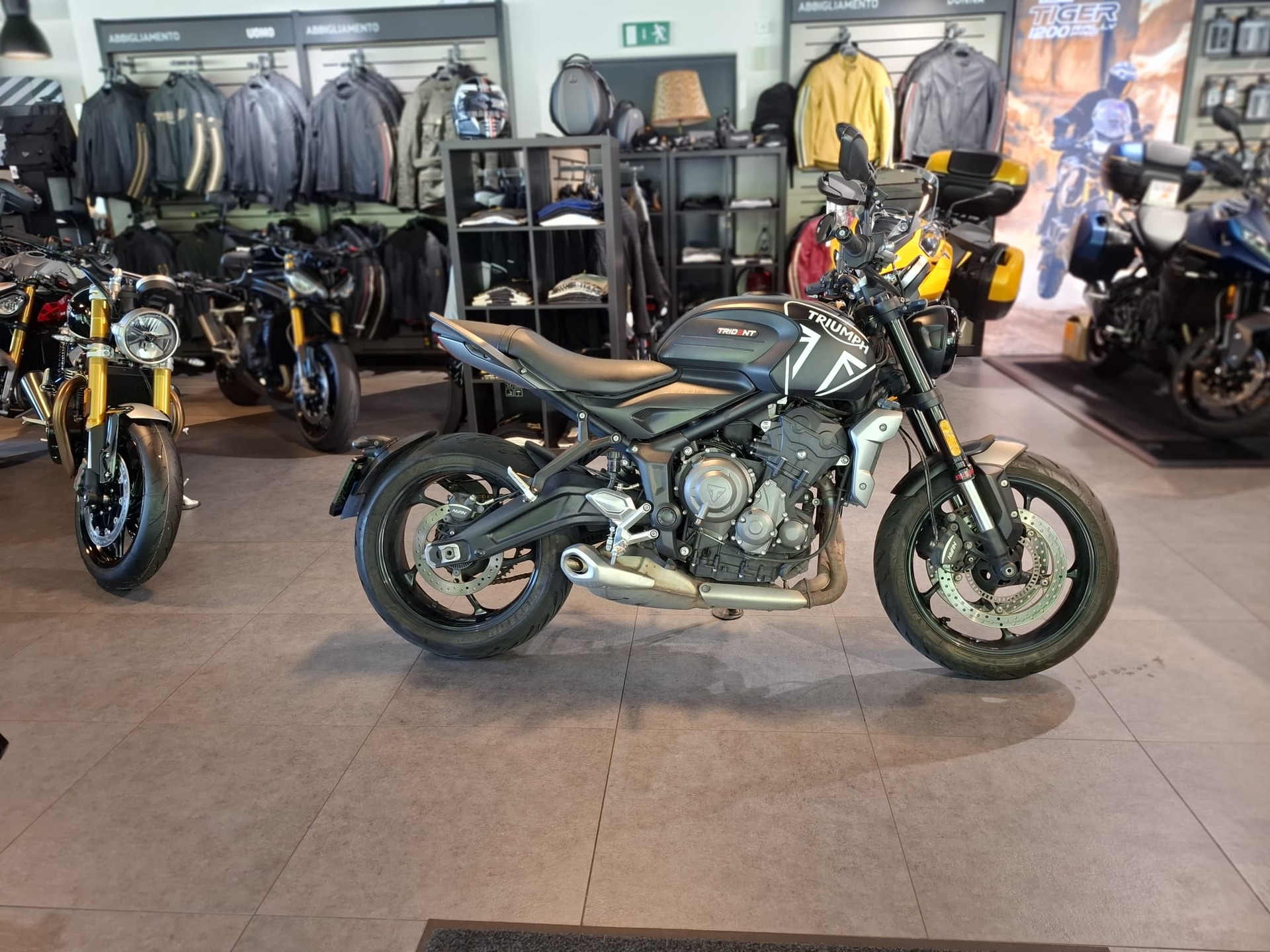TRIUMPH Trident 660