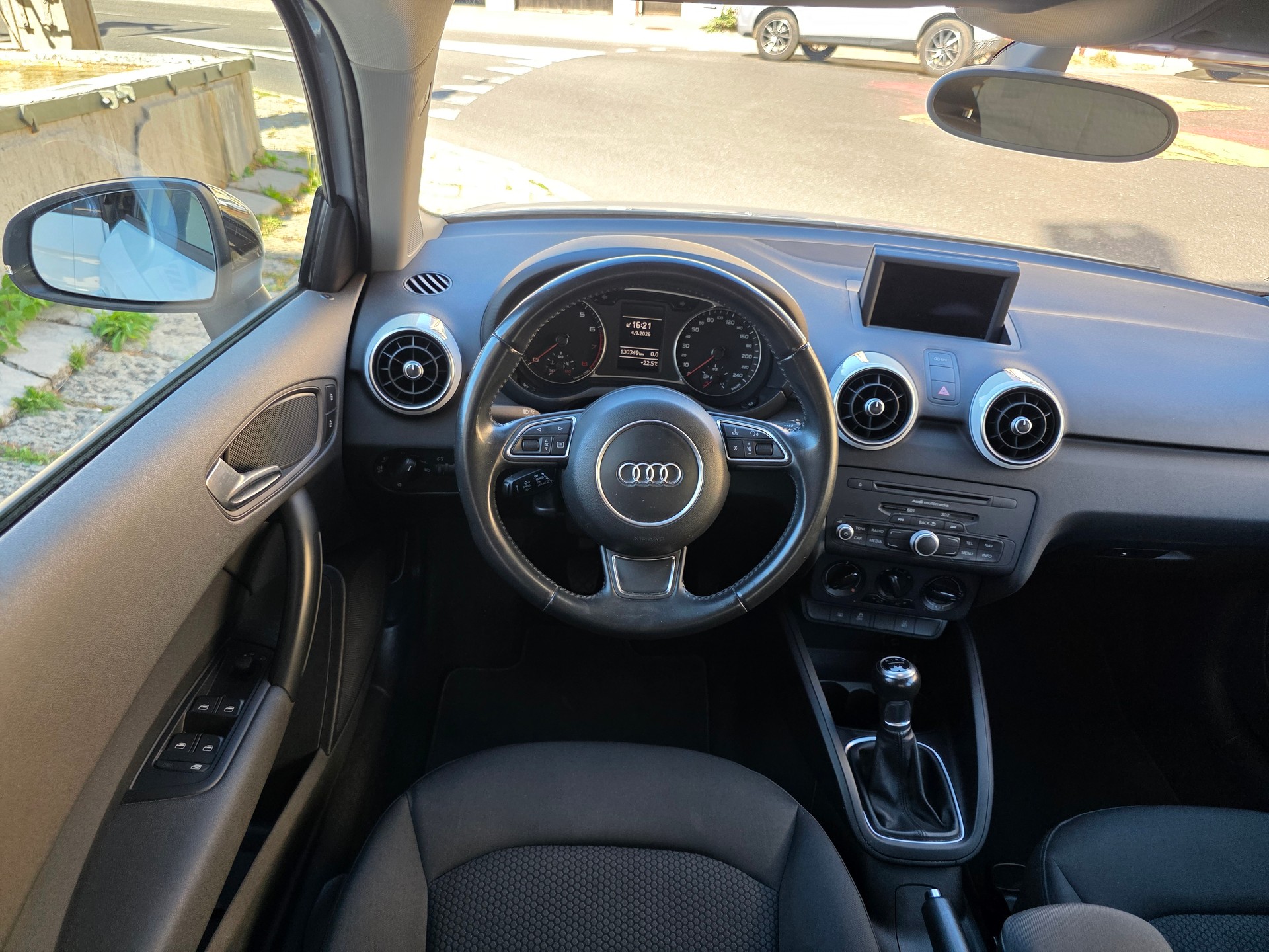 AUDI A1 Sportback 1.2 TFSI Ambition-image-6