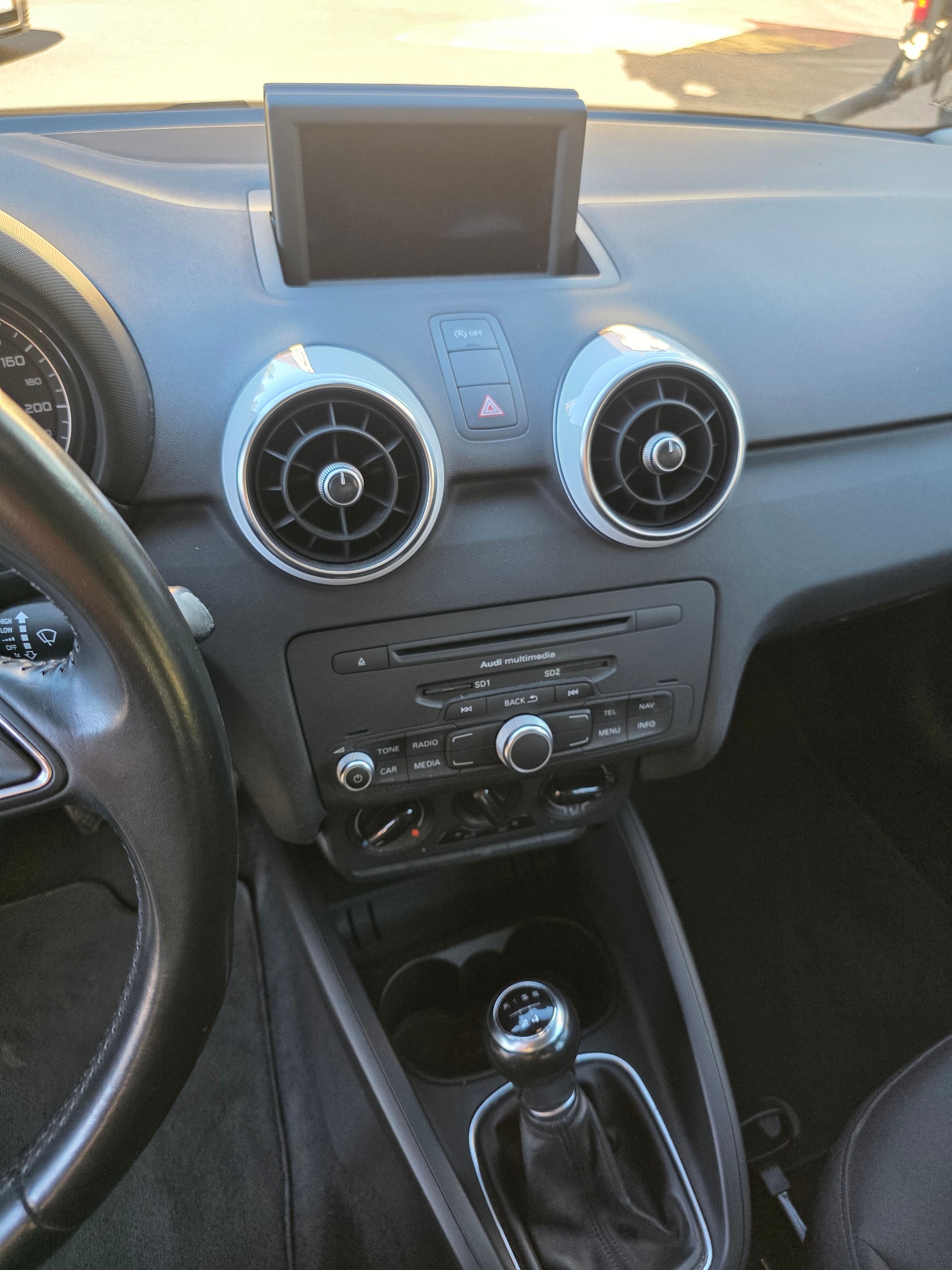 AUDI A1 Sportback 1.2 TFSI Ambition-image-7