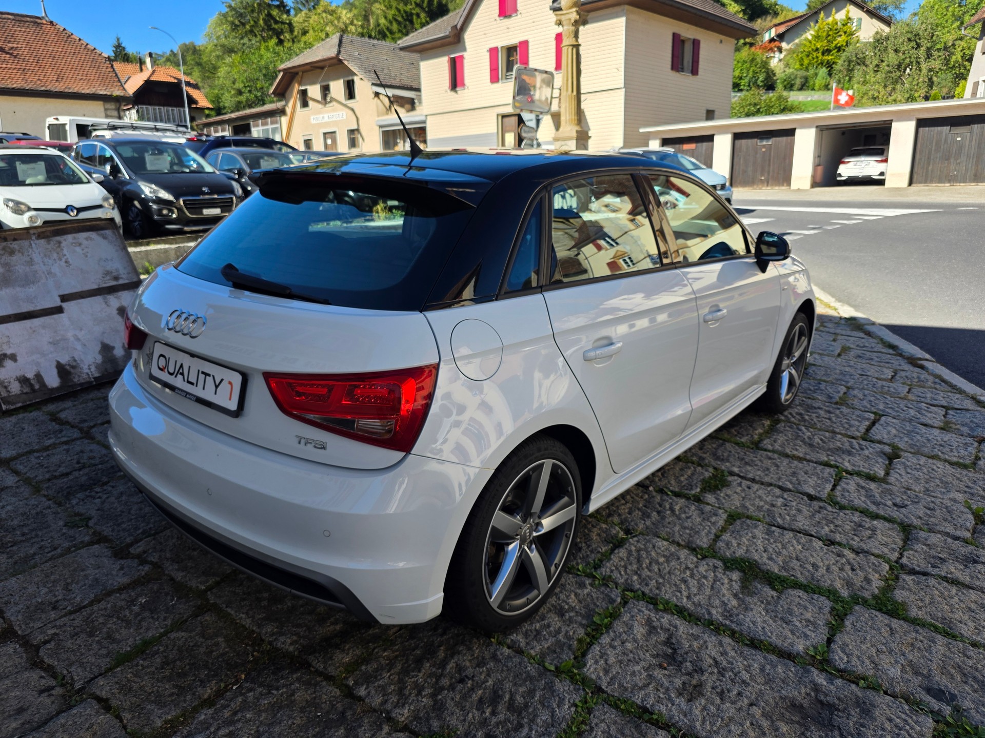 AUDI A1 Sportback 1.2 TFSI Ambition-image-3