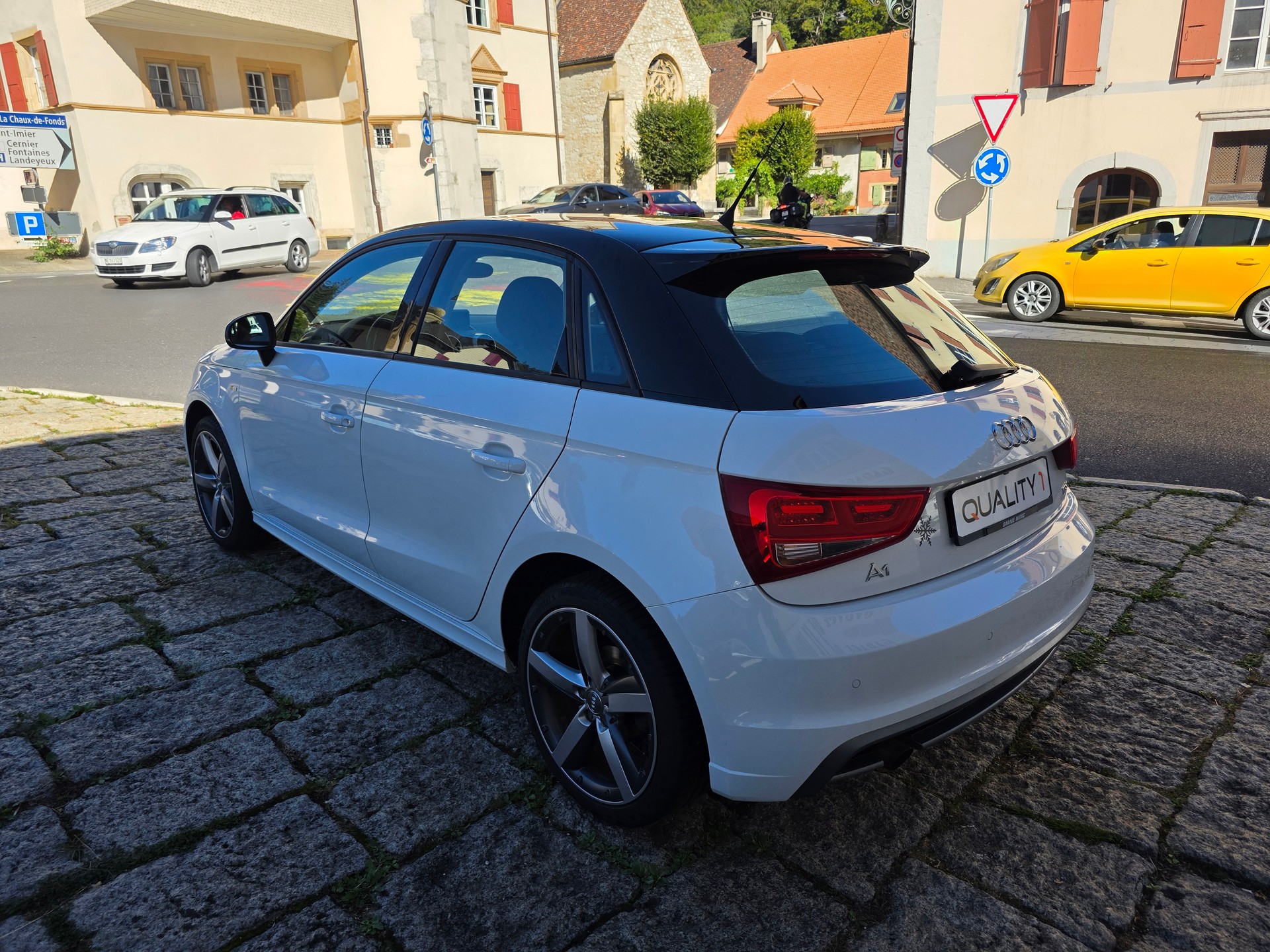 AUDI A1 Sportback 1.2 TFSI Ambition-image-5