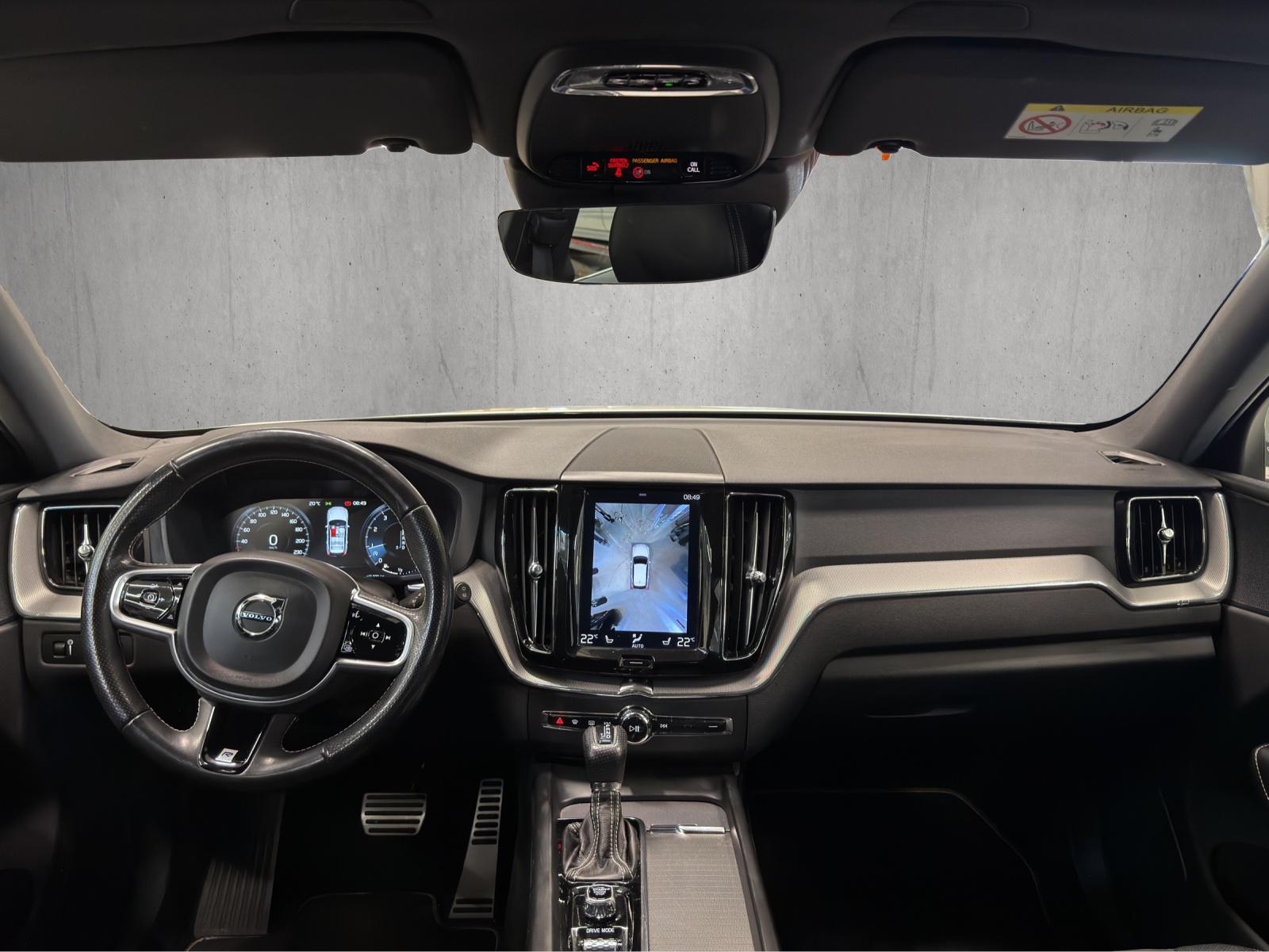 VOLVO XC60 2.0 T6 R-Design AWD-image-12