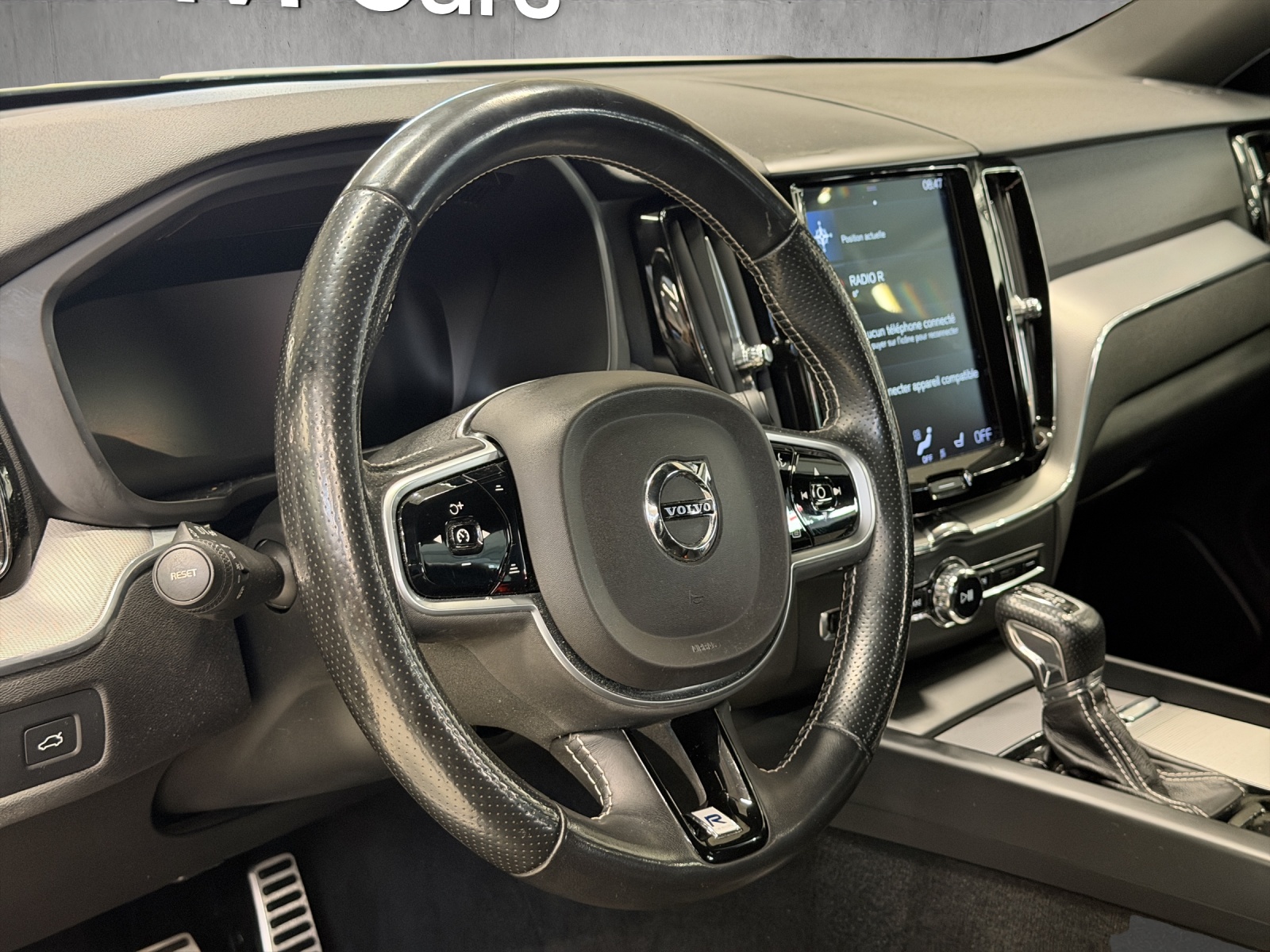 VOLVO XC60 2.0 T6 R-Design AWD-image-11