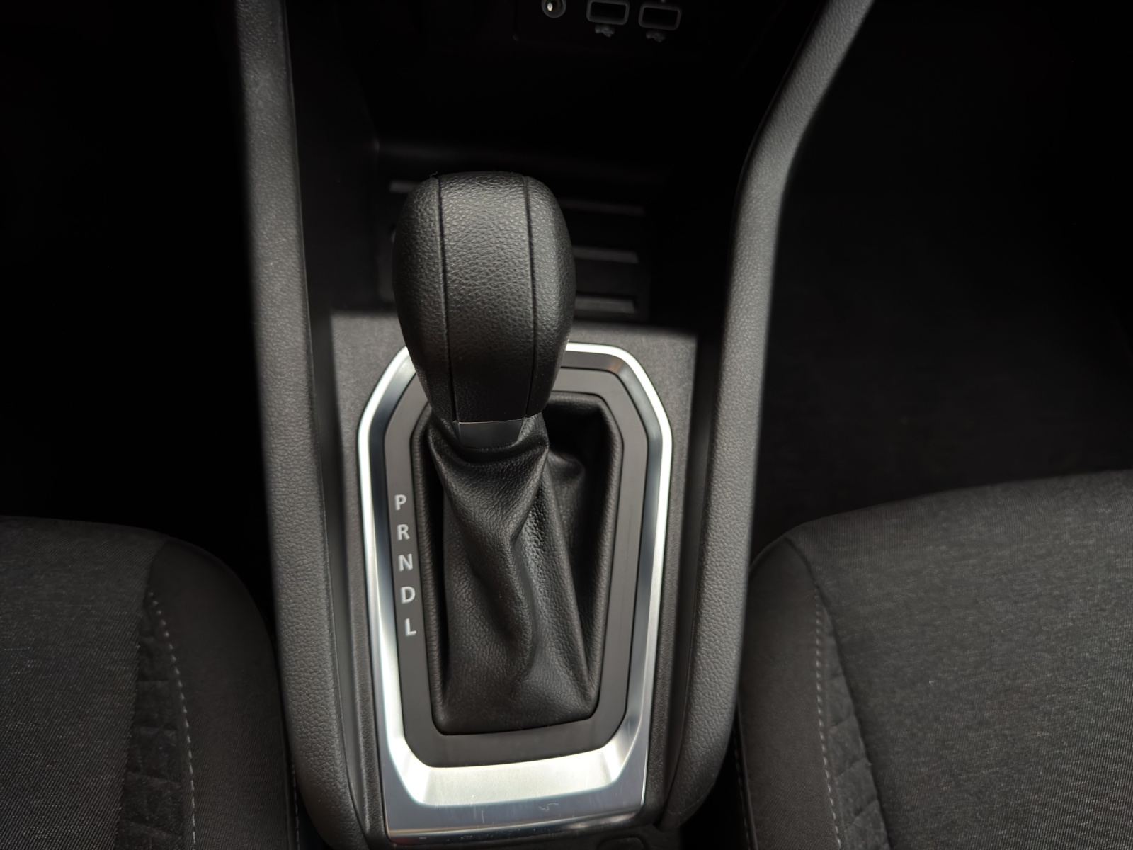 RENAULT Clio 1.0 Zen CVT-image-17