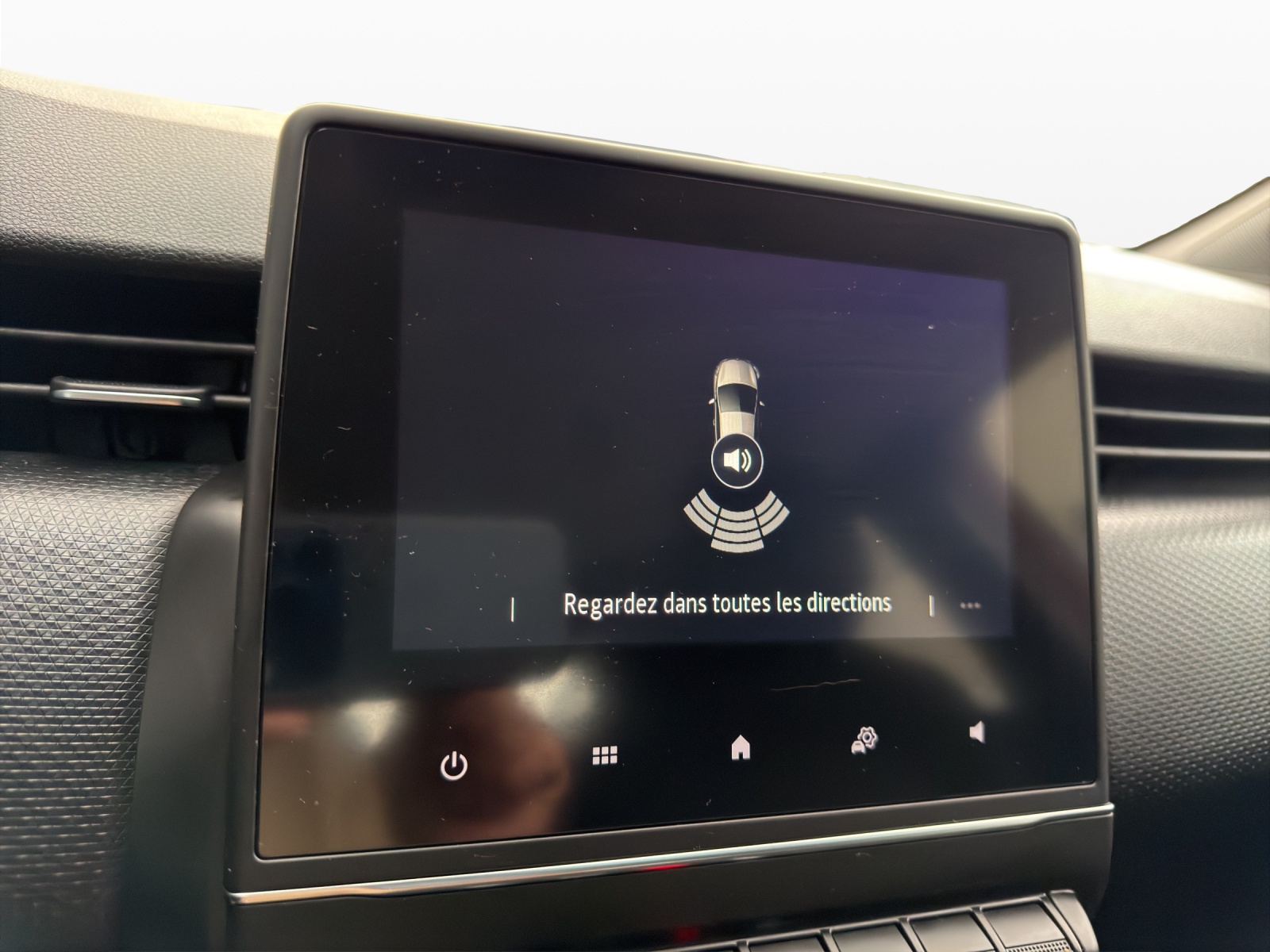 RENAULT Clio 1.0 Zen CVT-image-9