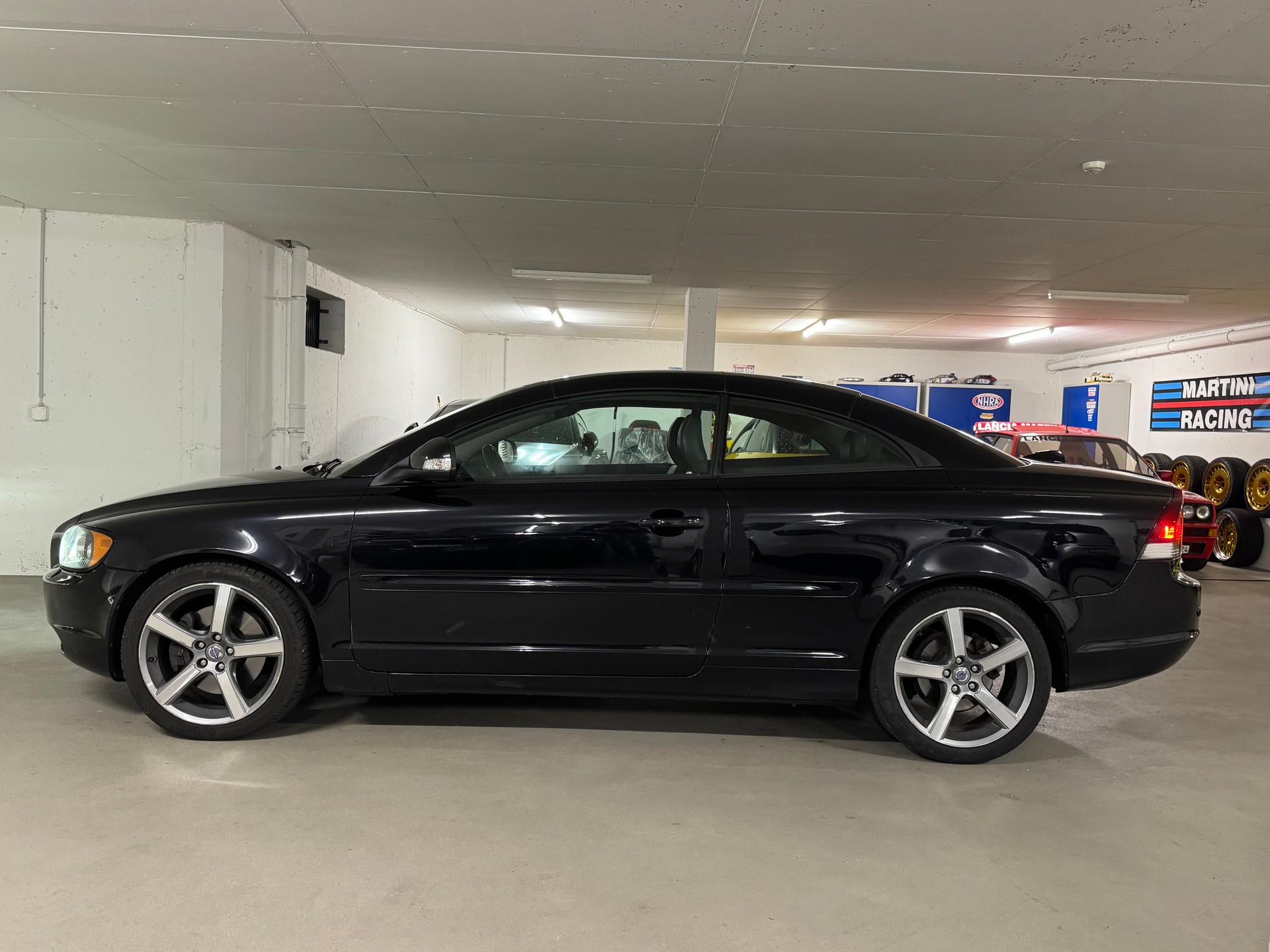 VOLVO C70 2.0D Summum Powershift 1-Hand-image-4