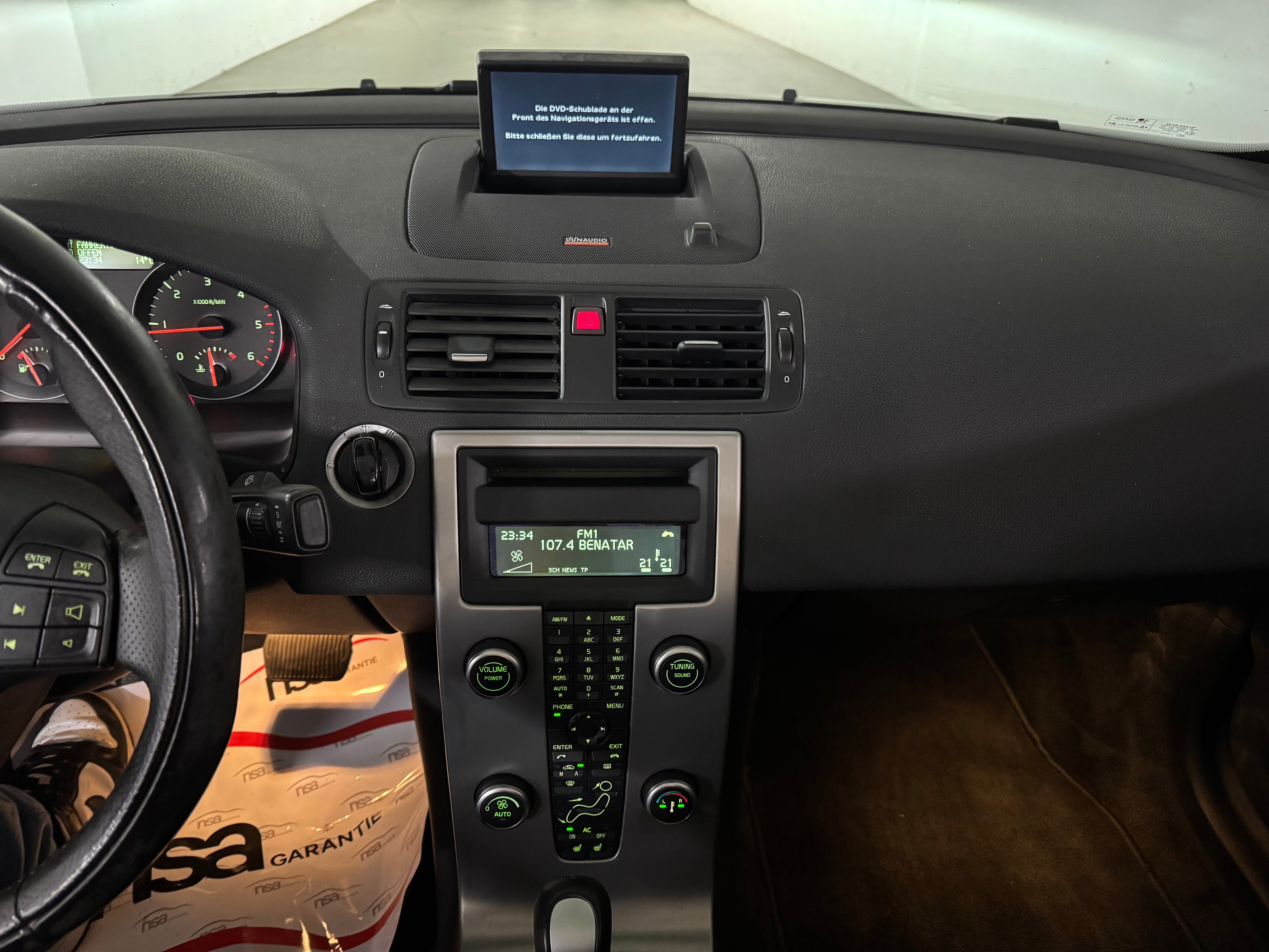 VOLVO C70 2.0D Summum Powershift 1-Hand — slika 14