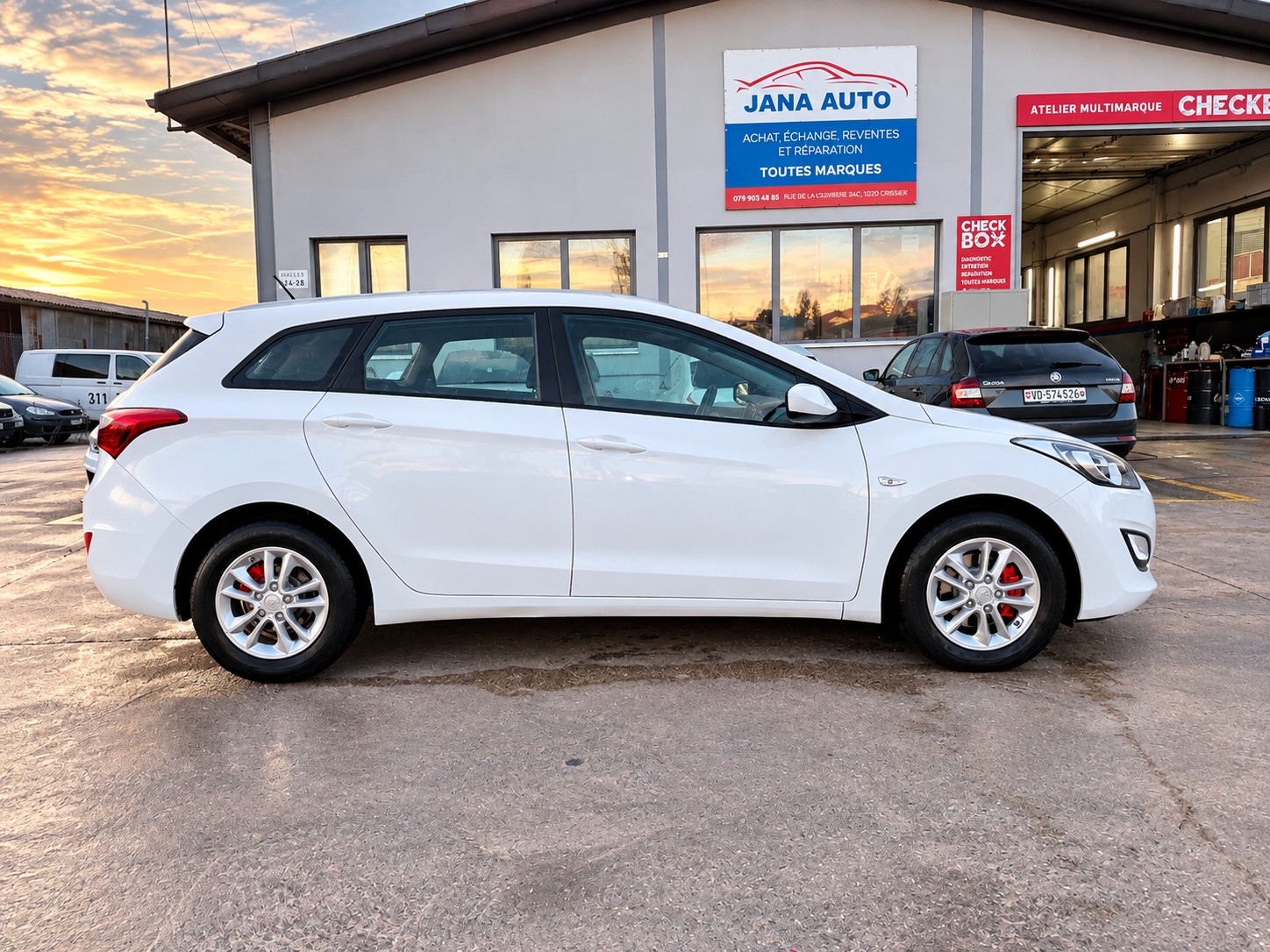 HYUNDAI i30 Wagon 1.6 CRDi GO Automatic DCT-image-4