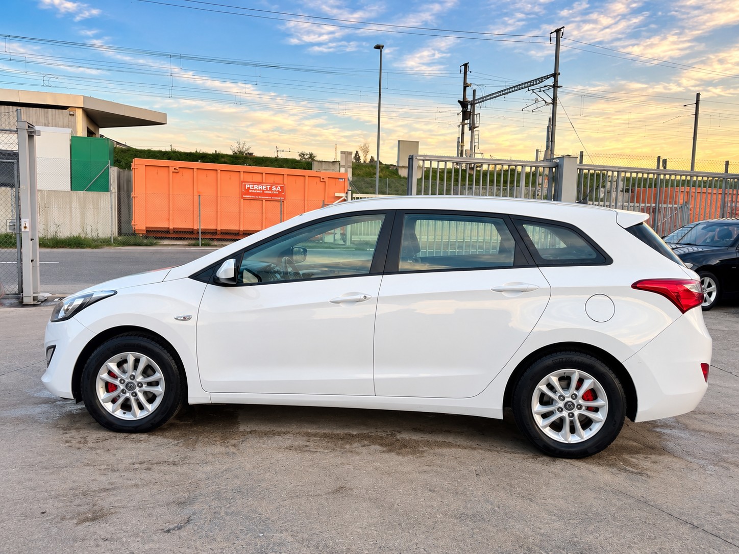 HYUNDAI i30 Wagon 1.6 CRDi GO Automatic DCT-image-5