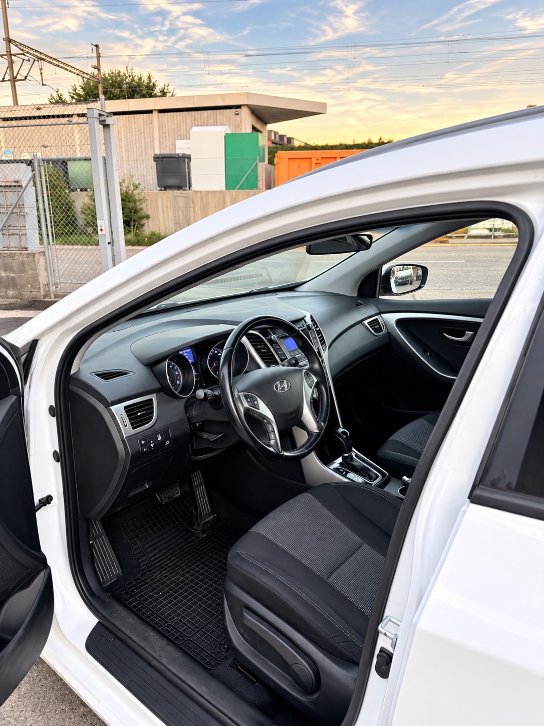 HYUNDAI i30 Wagon 1.6 CRDi GO Automatic DCT-image-8