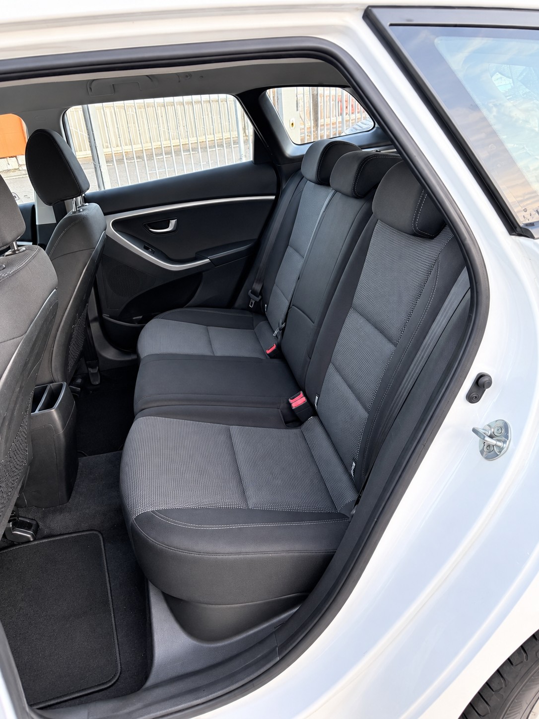HYUNDAI i30 Wagon 1.6 CRDi GO Automatic DCT-image-9