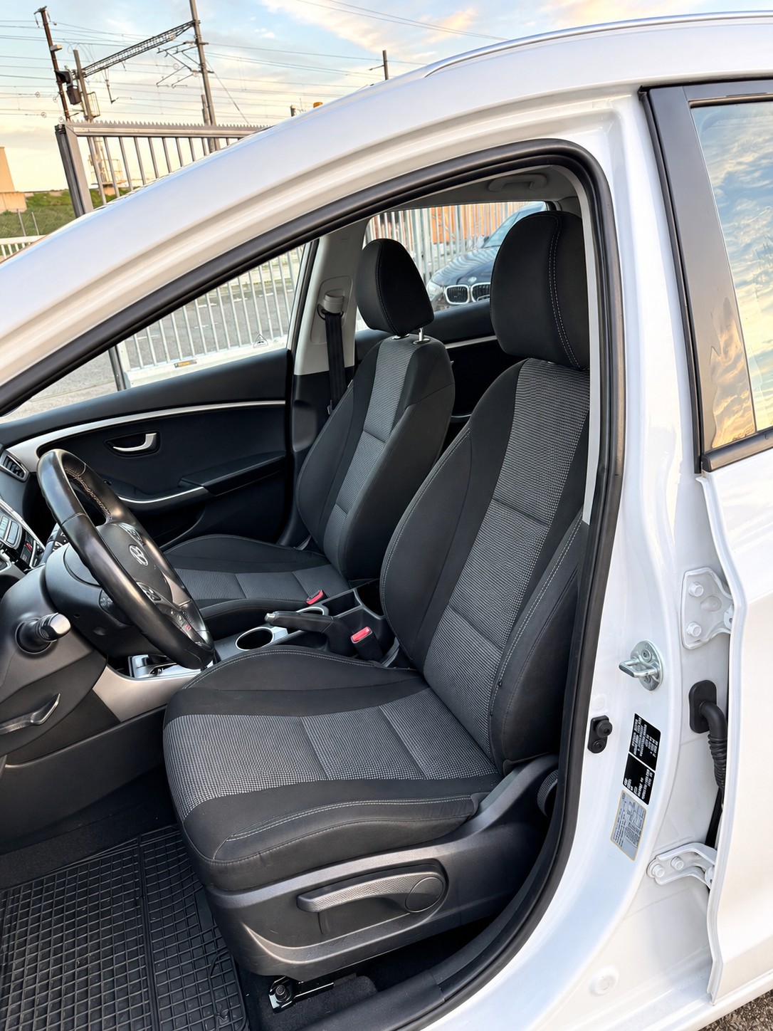 HYUNDAI i30 Wagon 1.6 CRDi GO Automatic DCT-image-7
