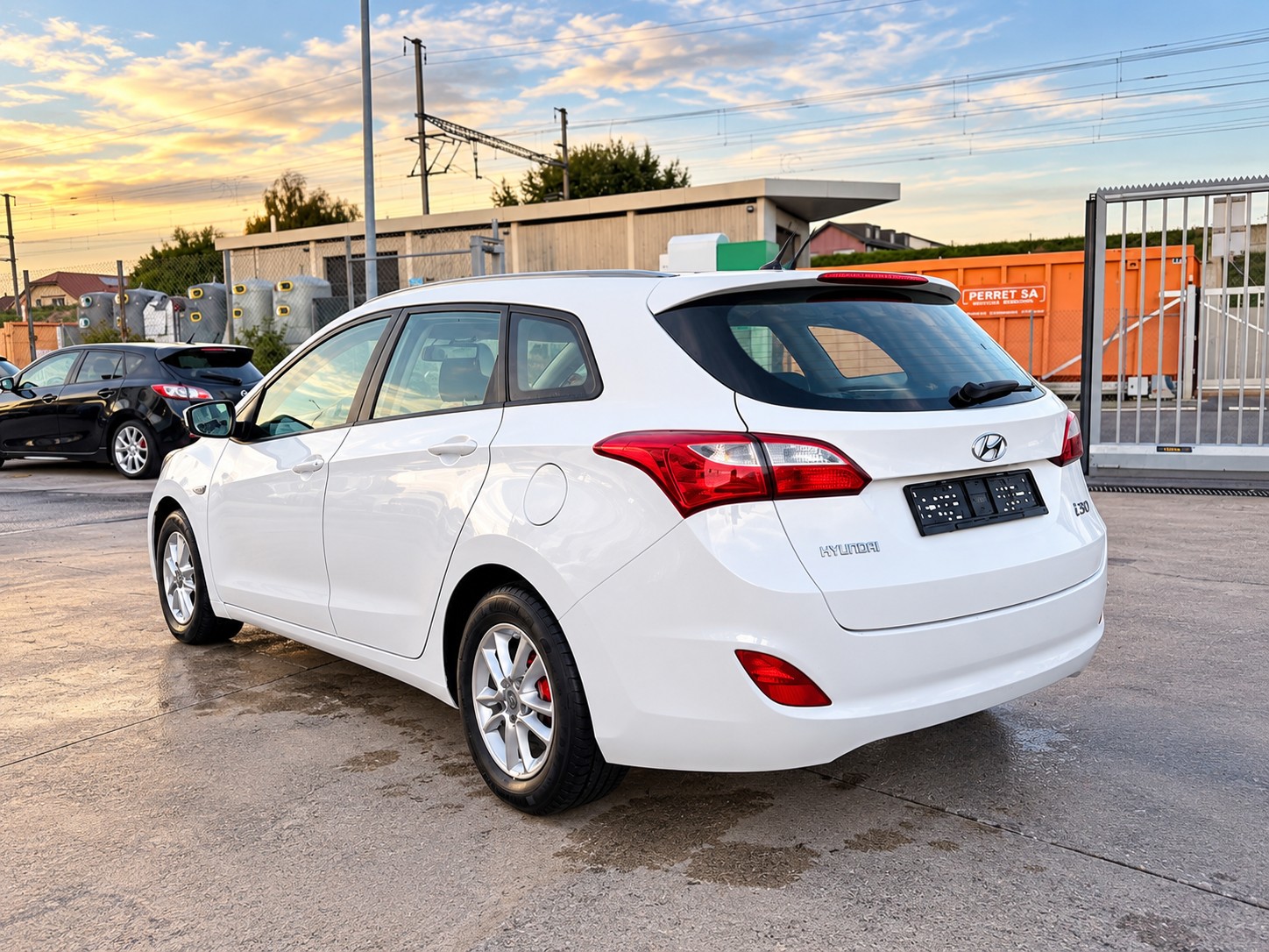 HYUNDAI i30 Wagon 1.6 CRDi GO Automatic DCT-image-2