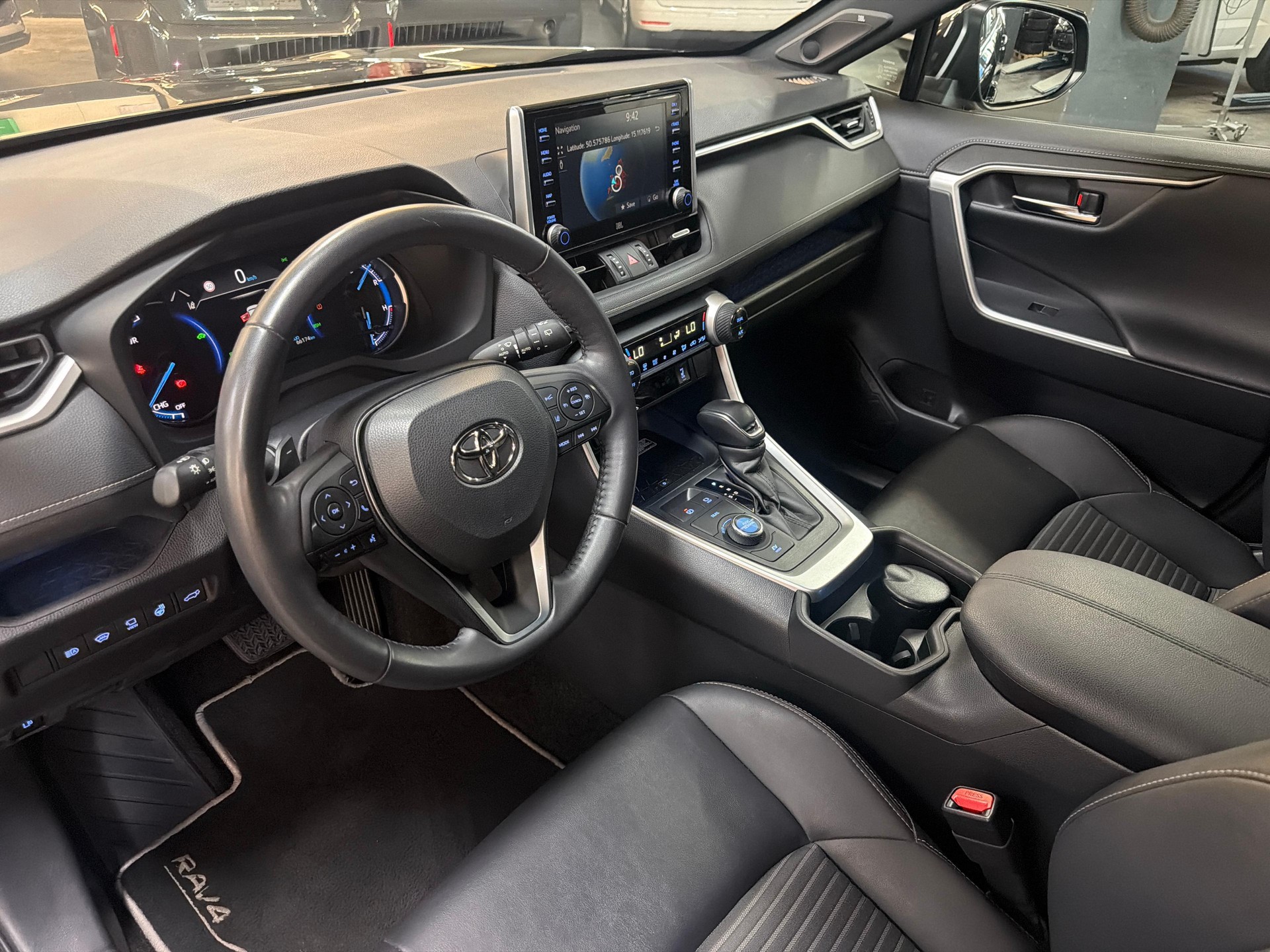 TOYOTA RAV4 2.5 HEV Black Edition-image-15