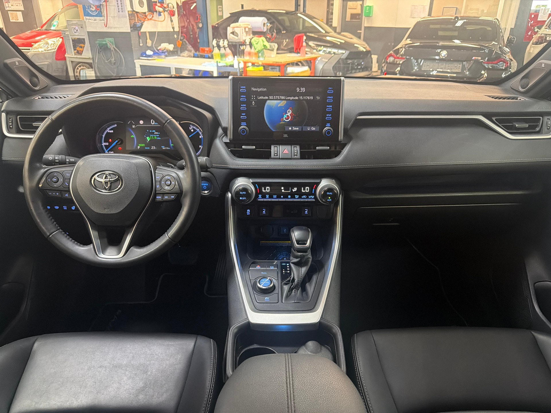 TOYOTA RAV4 2.5 HEV Black Edition-image-8