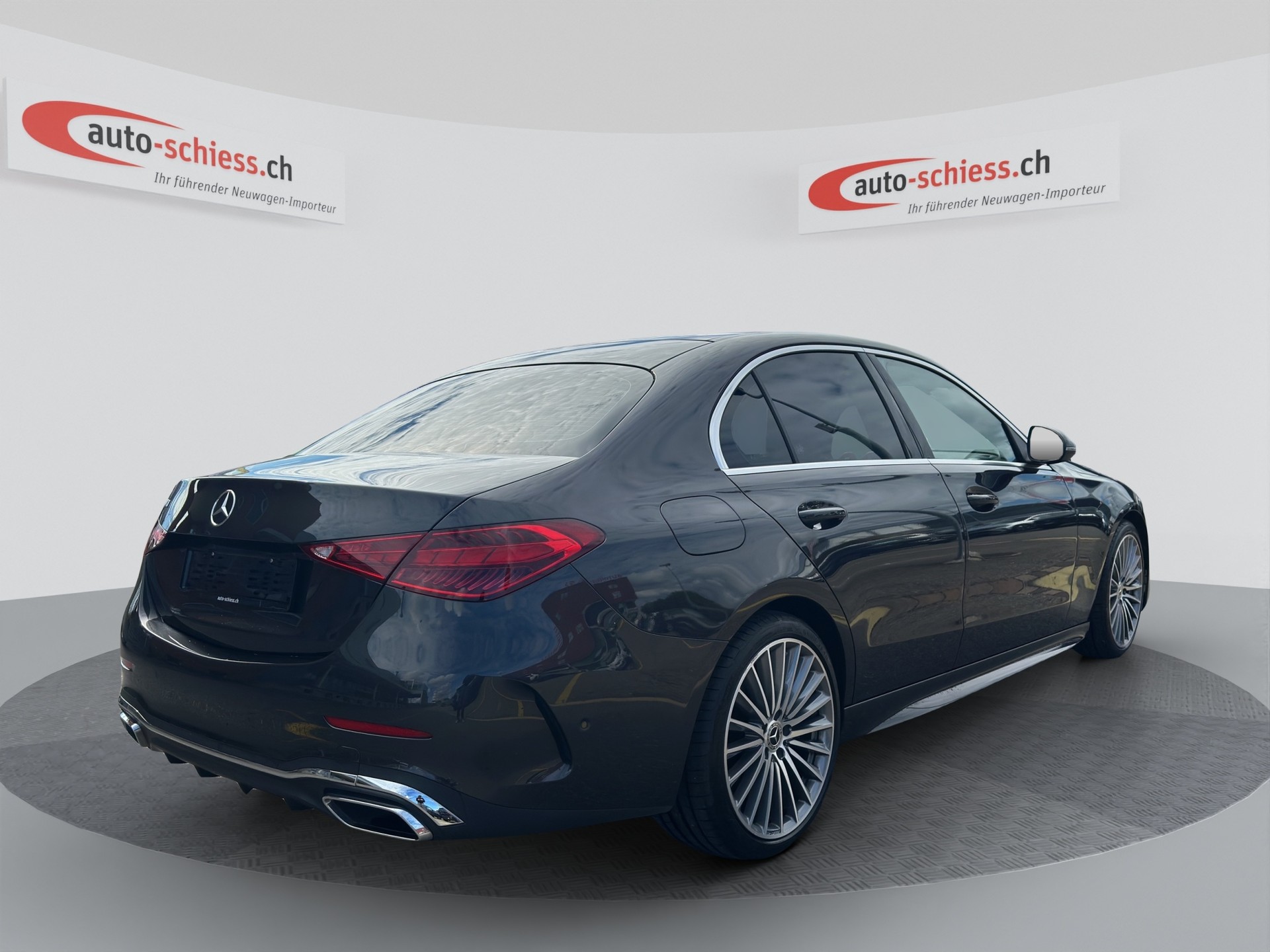 MERCEDES-BENZ C 300 d AMG Line-image-4